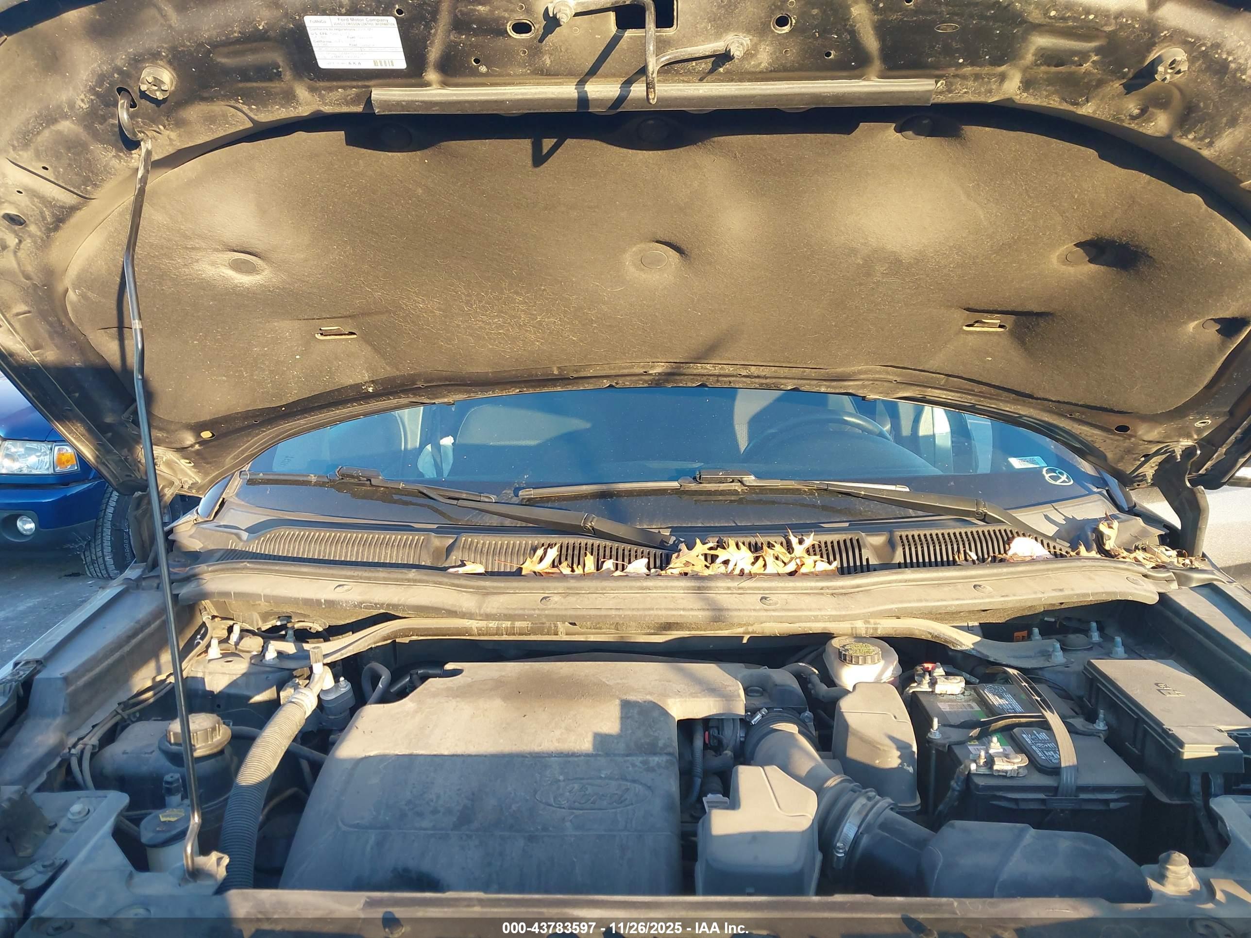FORD EXPLORER image 10