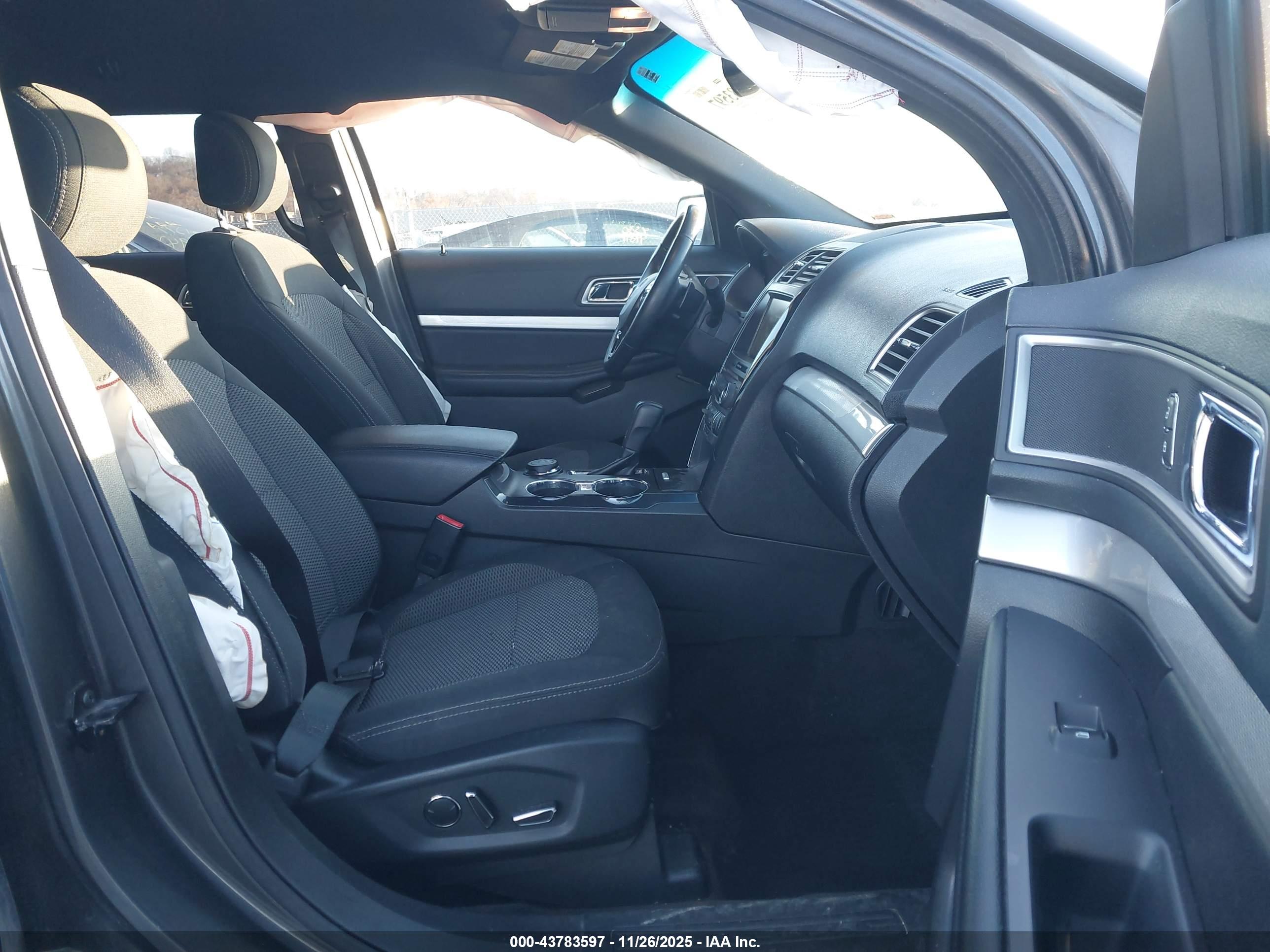 FORD EXPLORER image 5