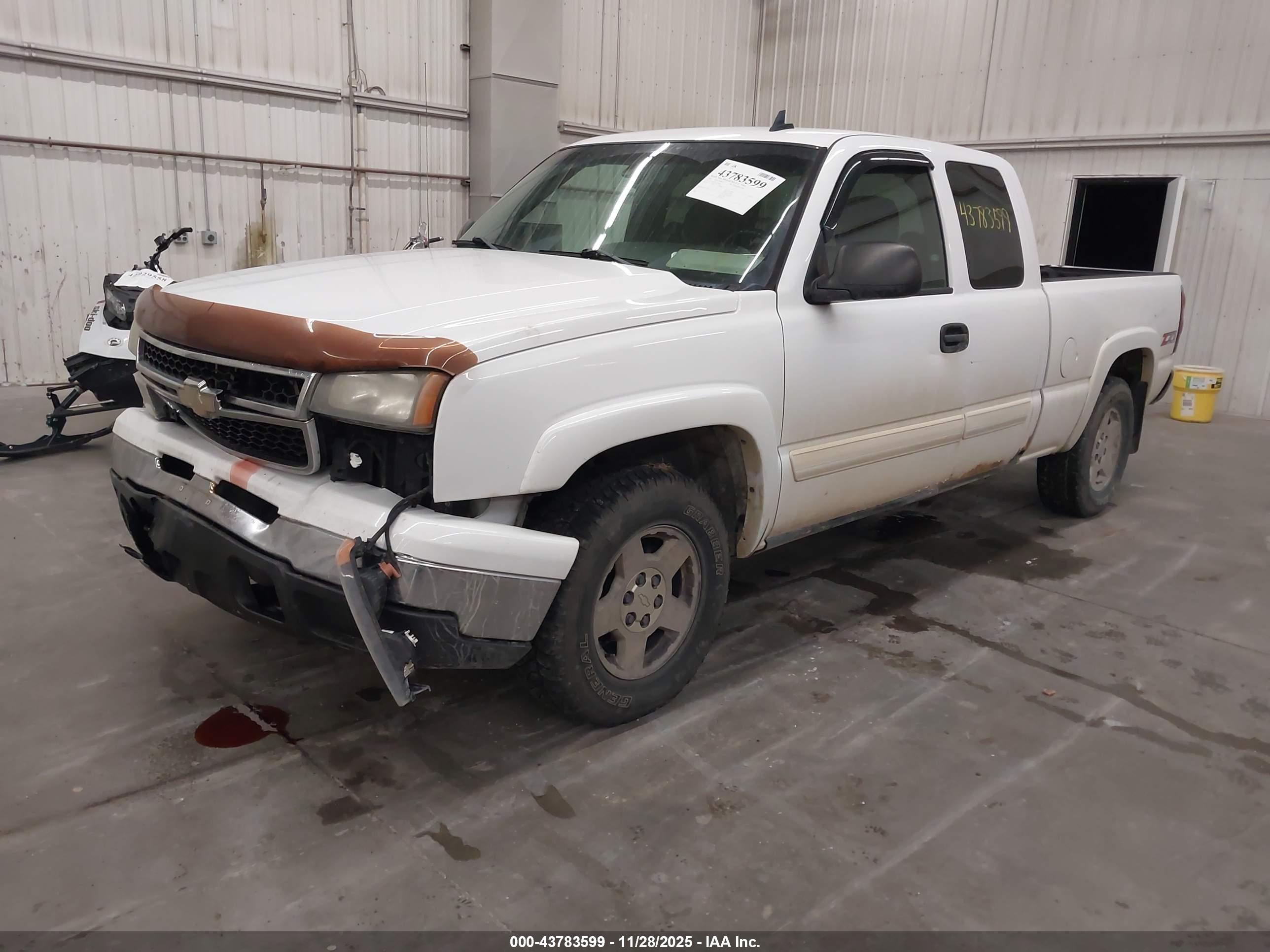 CHEVROLET SILVERADO image 2