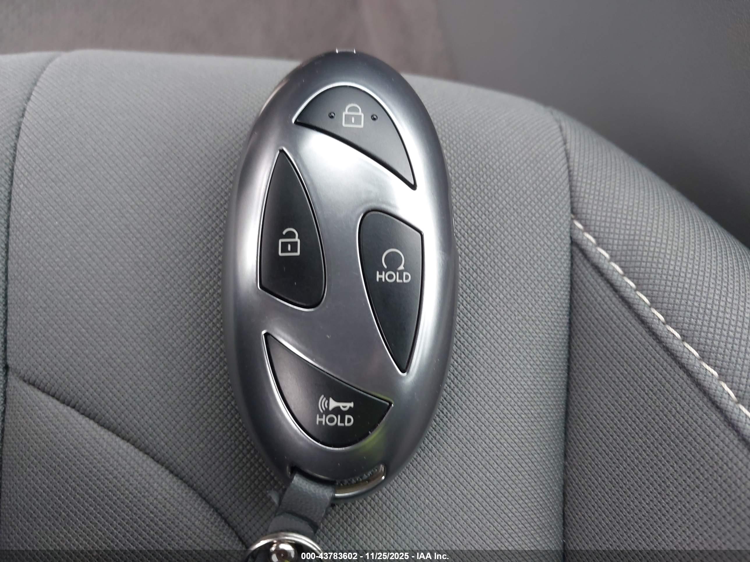HYUNDAI ELANTRA image 11