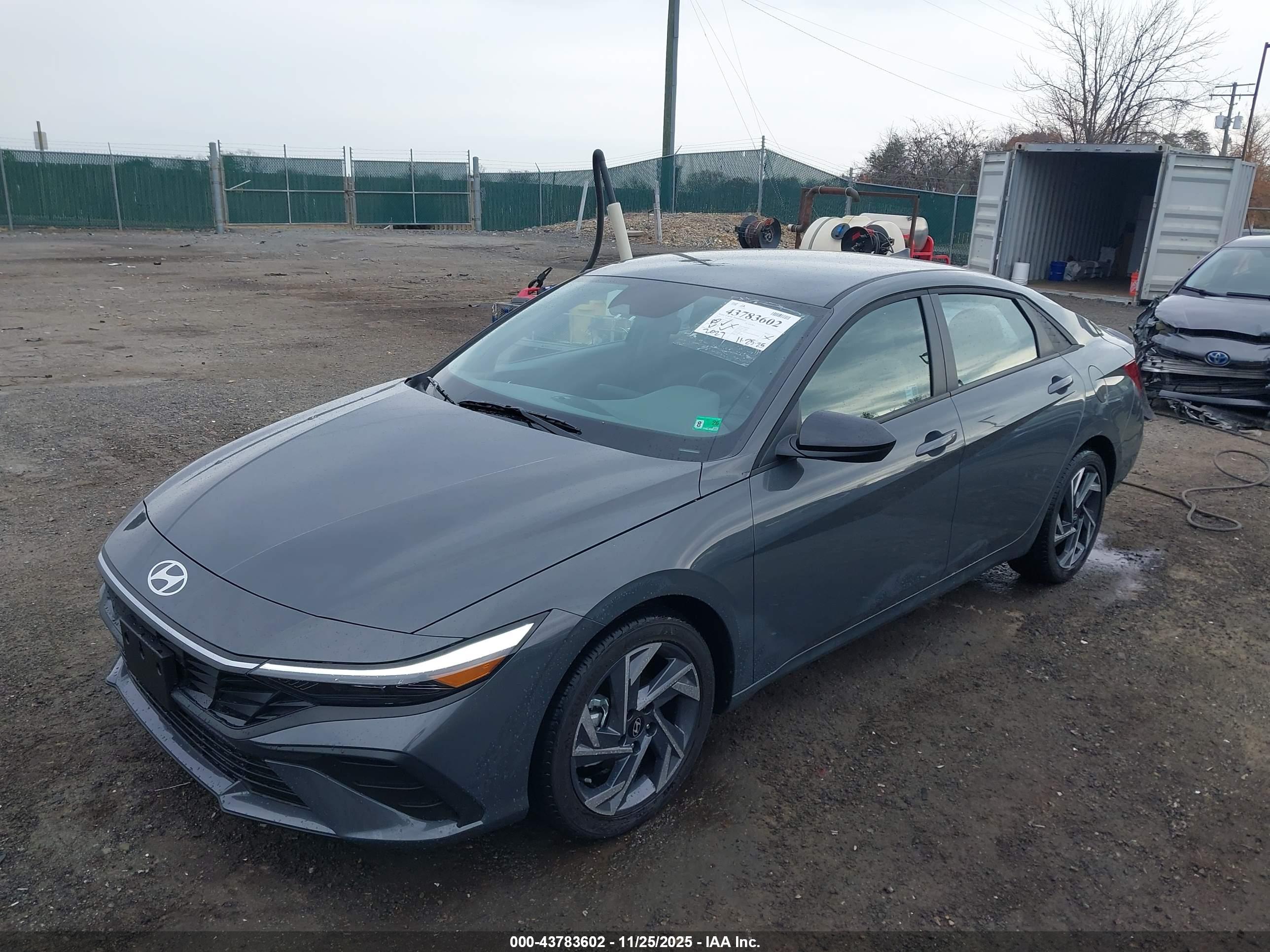 HYUNDAI ELANTRA image 2