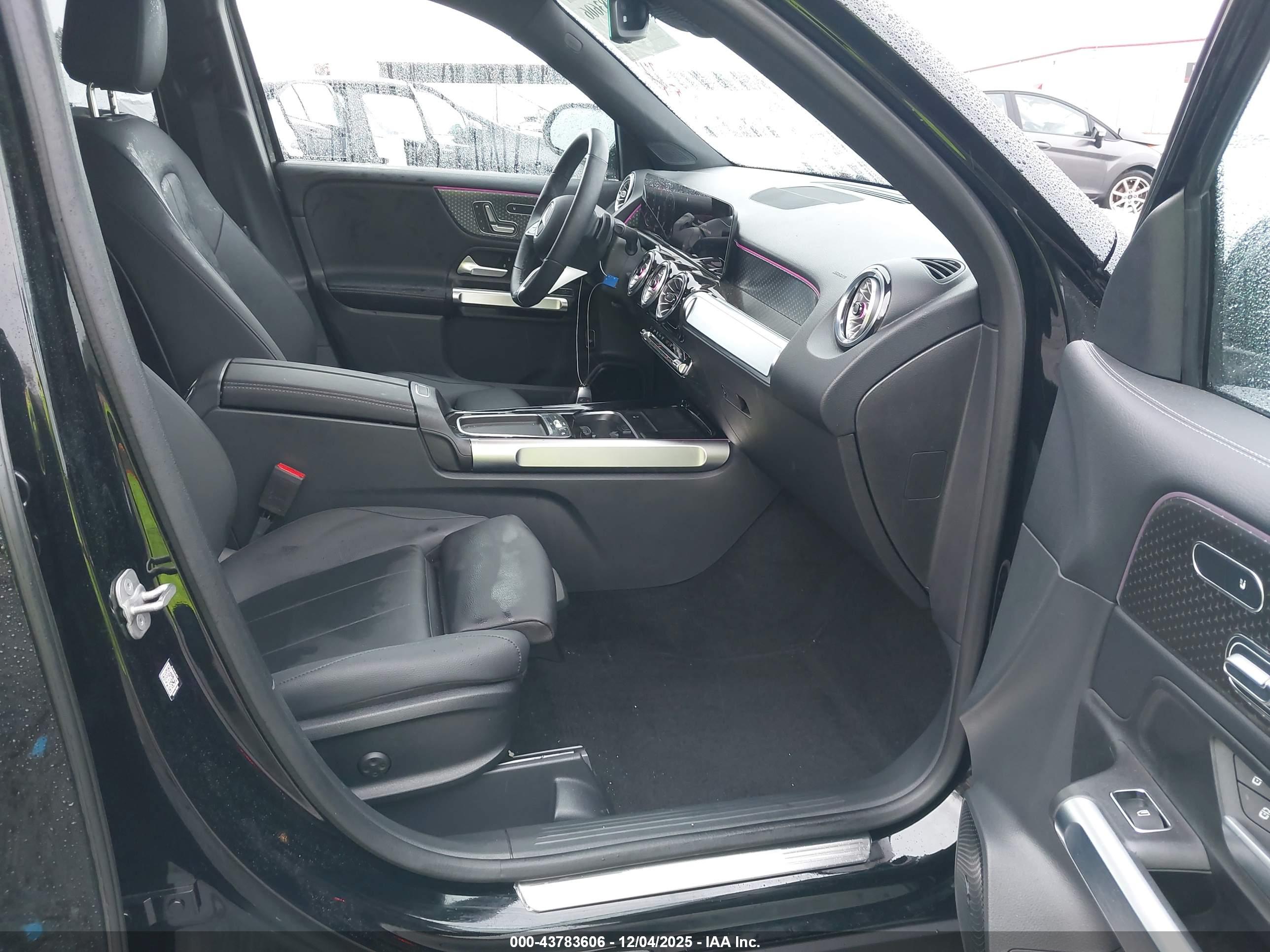 MERCEDES-BENZ GLB image 5