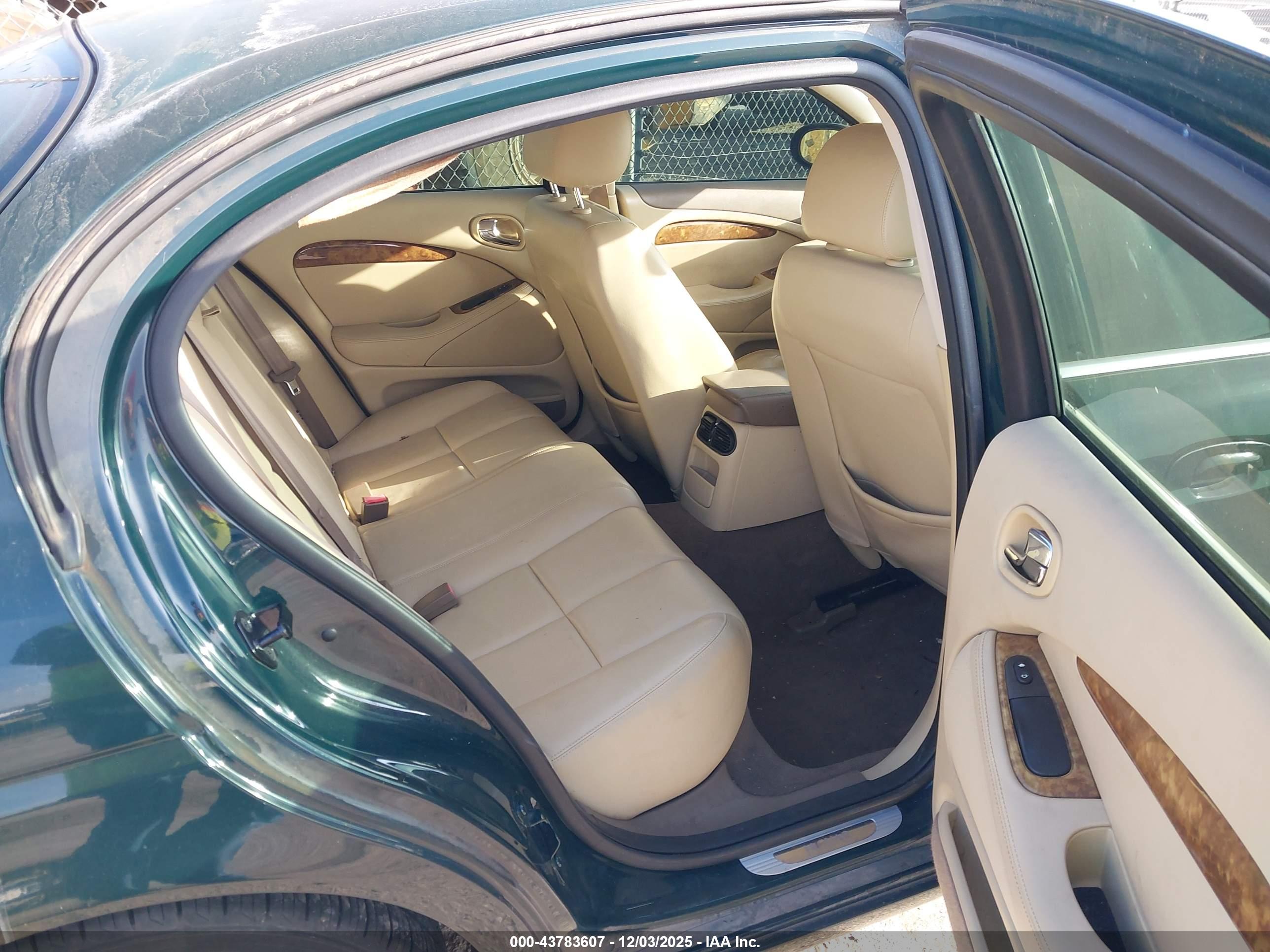JAGUAR S-TYPE image 8