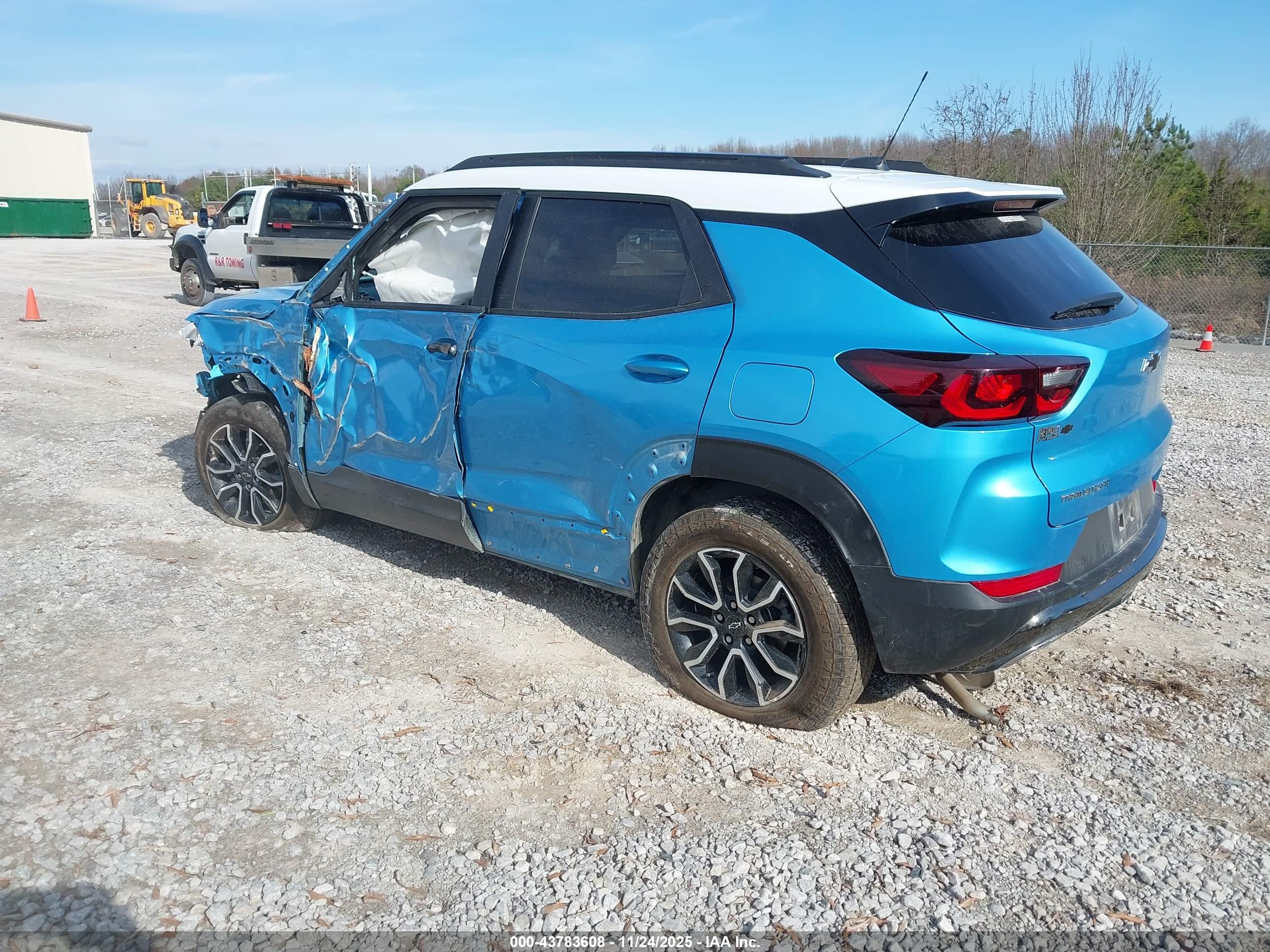 CHEVROLET TRAILBLAZER image 3