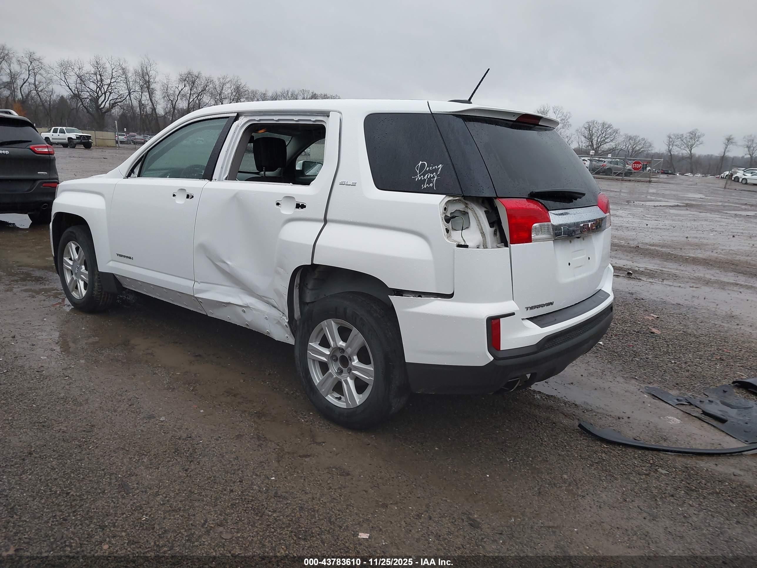 GMC TERRAIN image 3