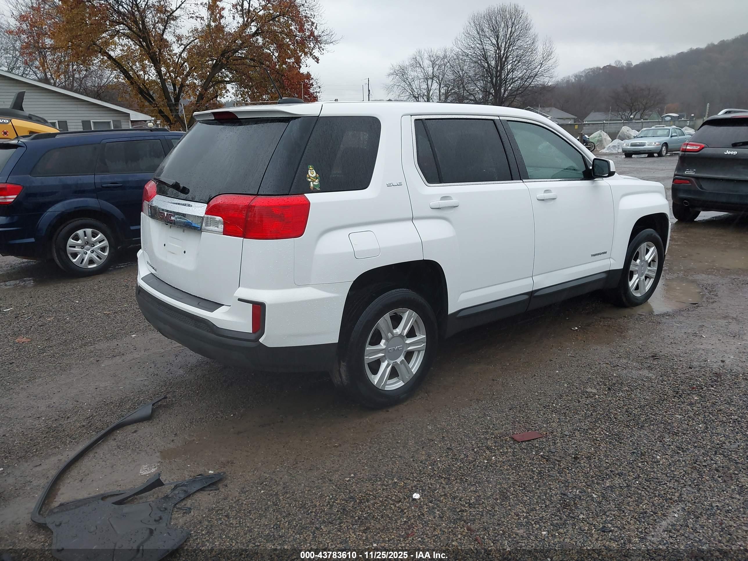 GMC TERRAIN image 4