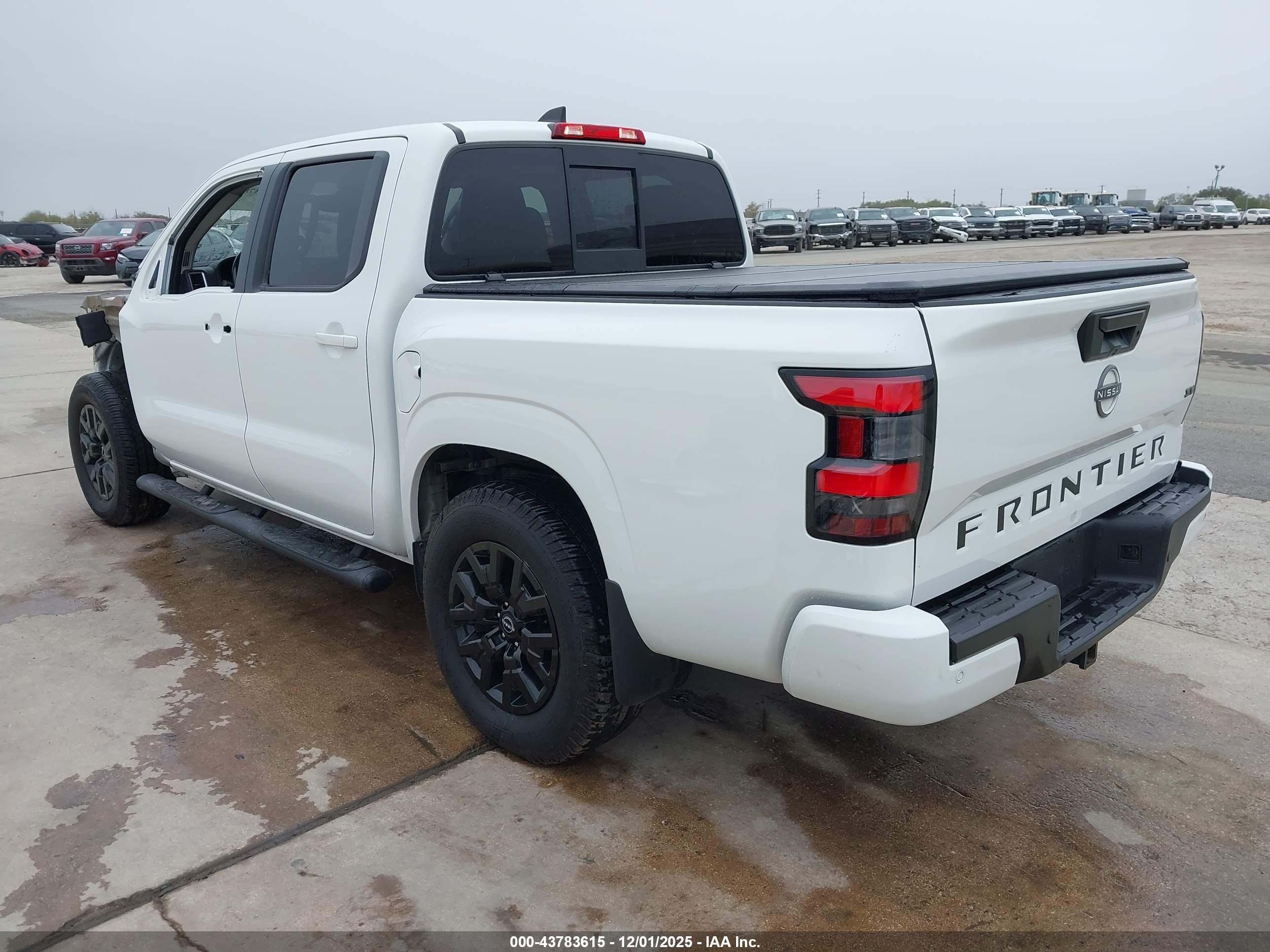 NISSAN FRONTIER image 3
