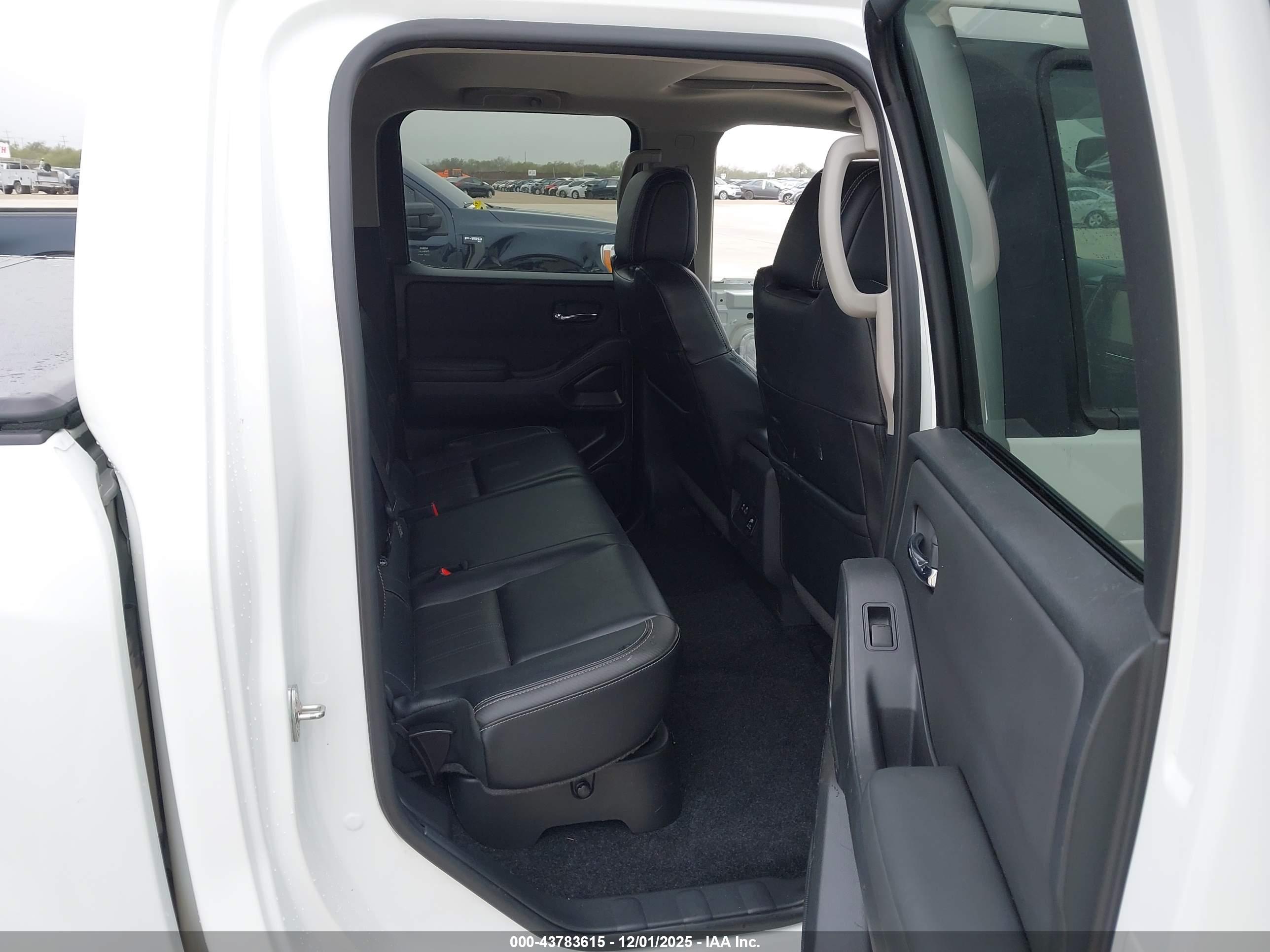 NISSAN FRONTIER image 8