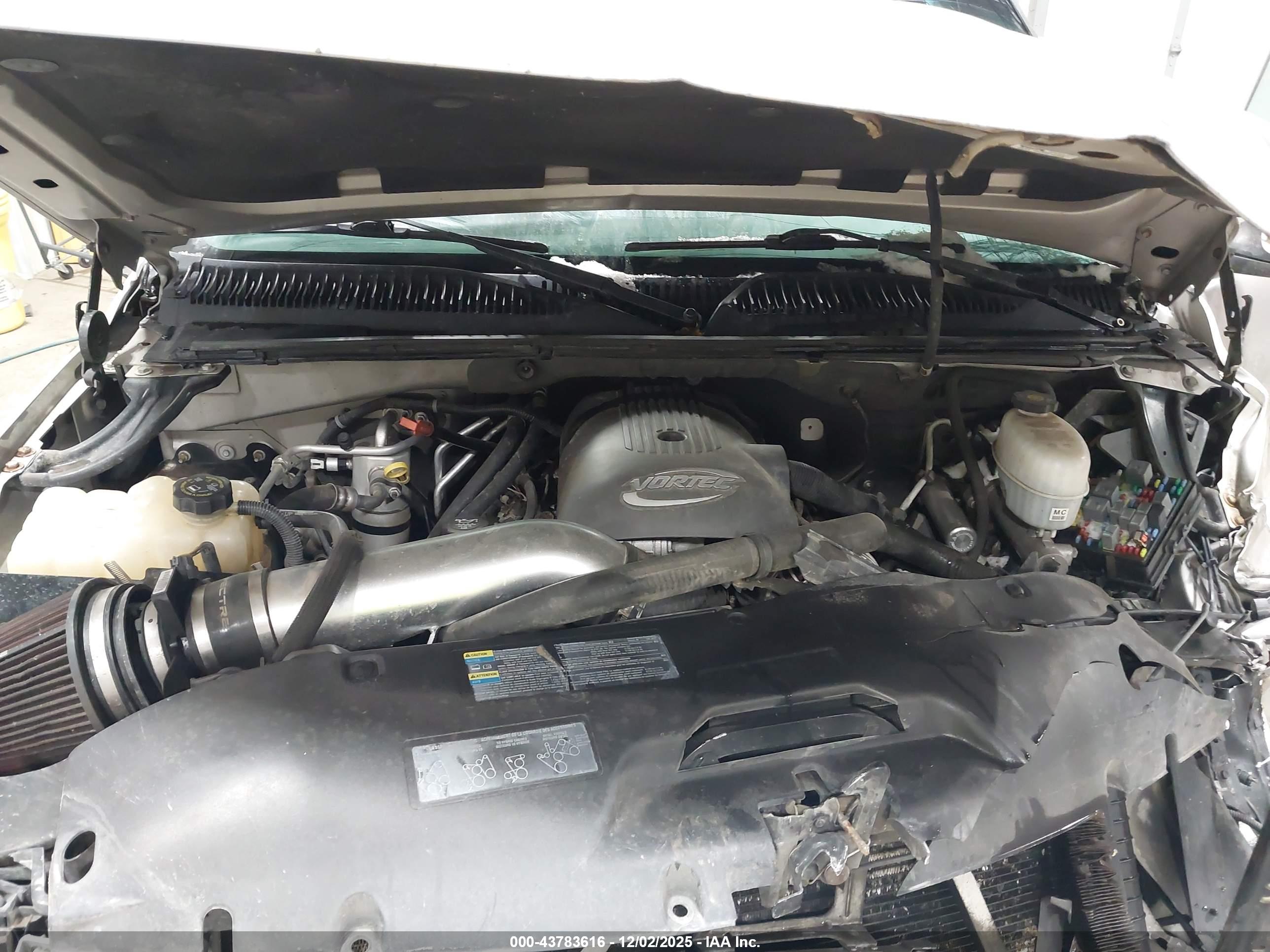 CHEVROLET SUBURBAN image 10