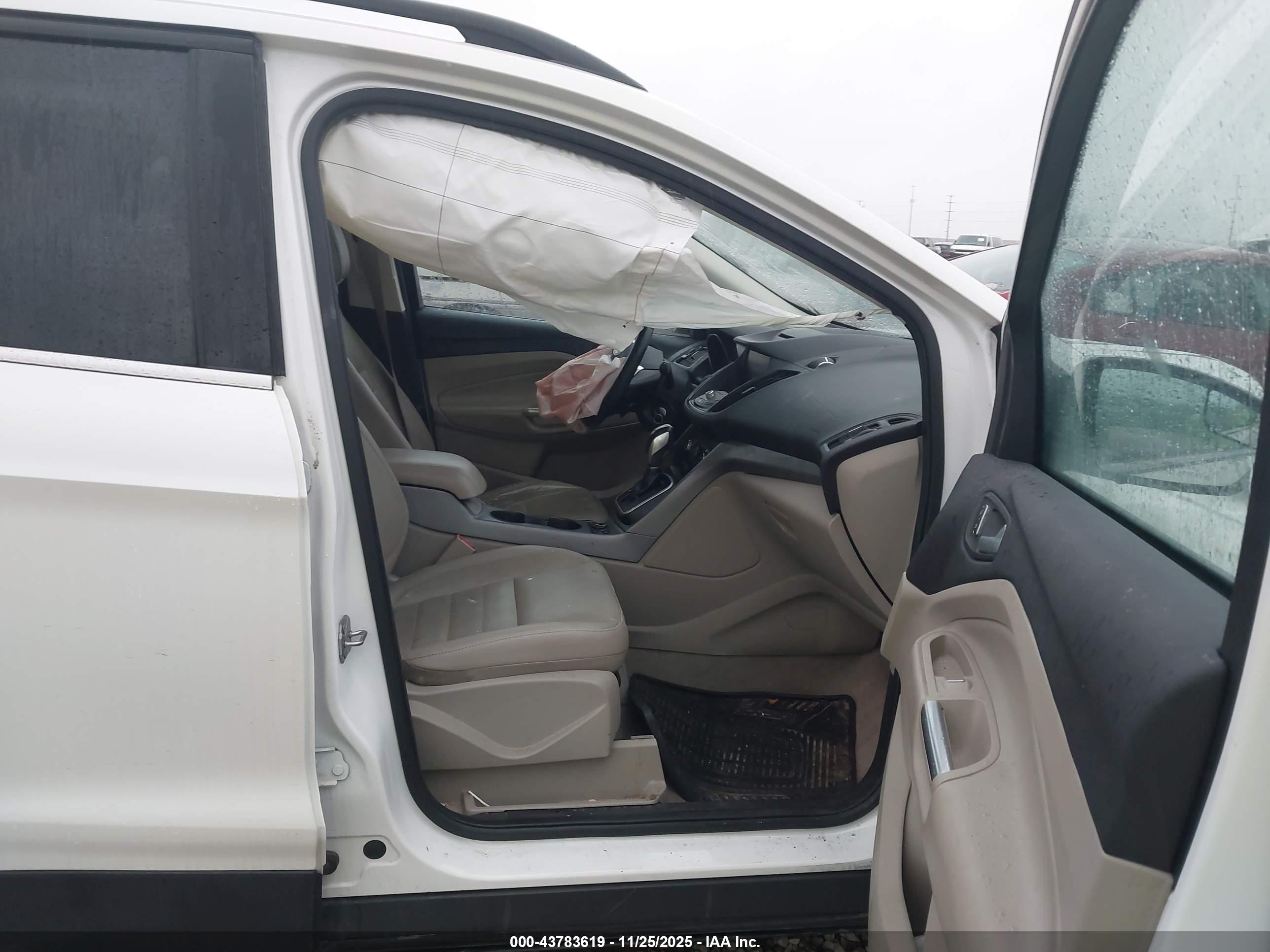 FORD ESCAPE image 5