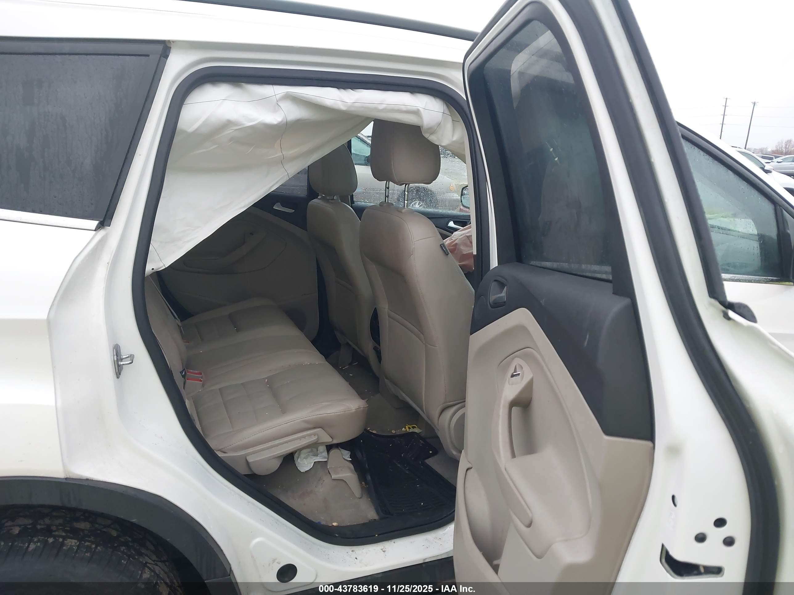 FORD ESCAPE image 8