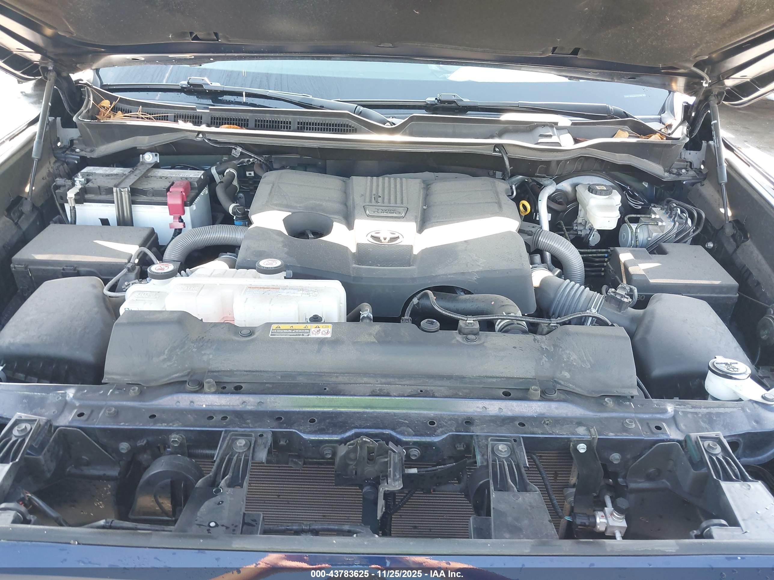 TOYOTA TUNDRA image 10