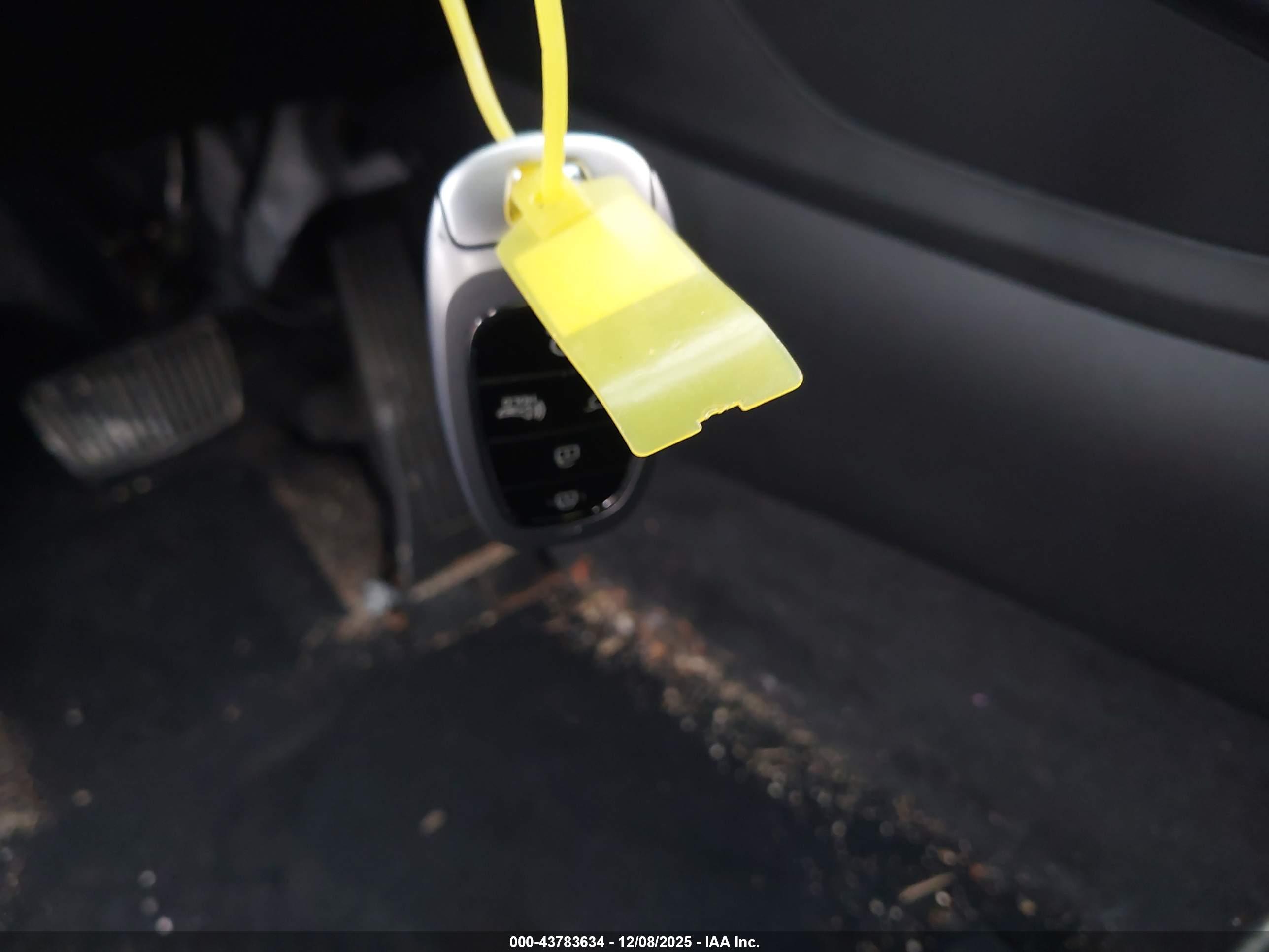 HYUNDAI TUCSON image 11