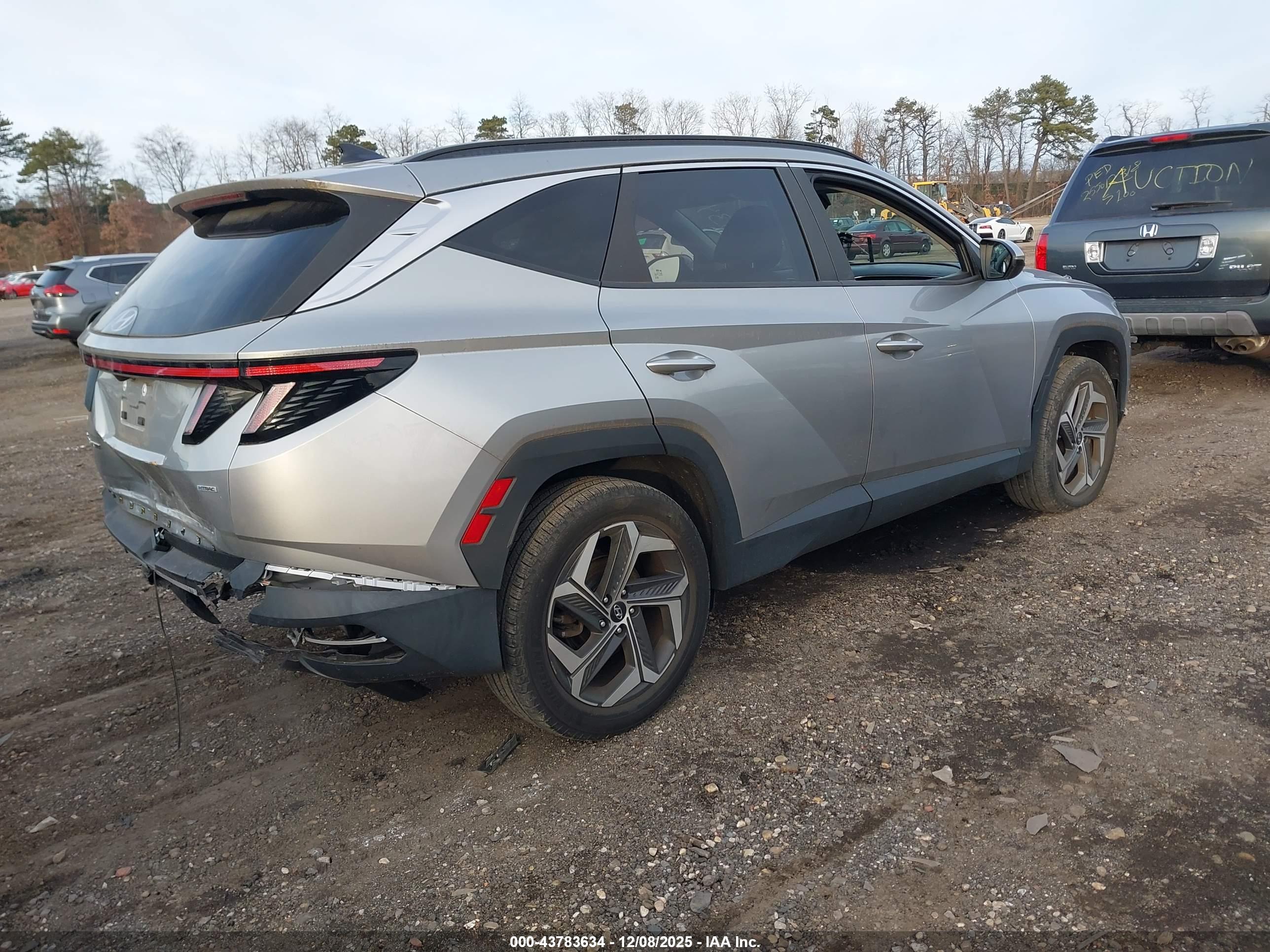 HYUNDAI TUCSON image 4