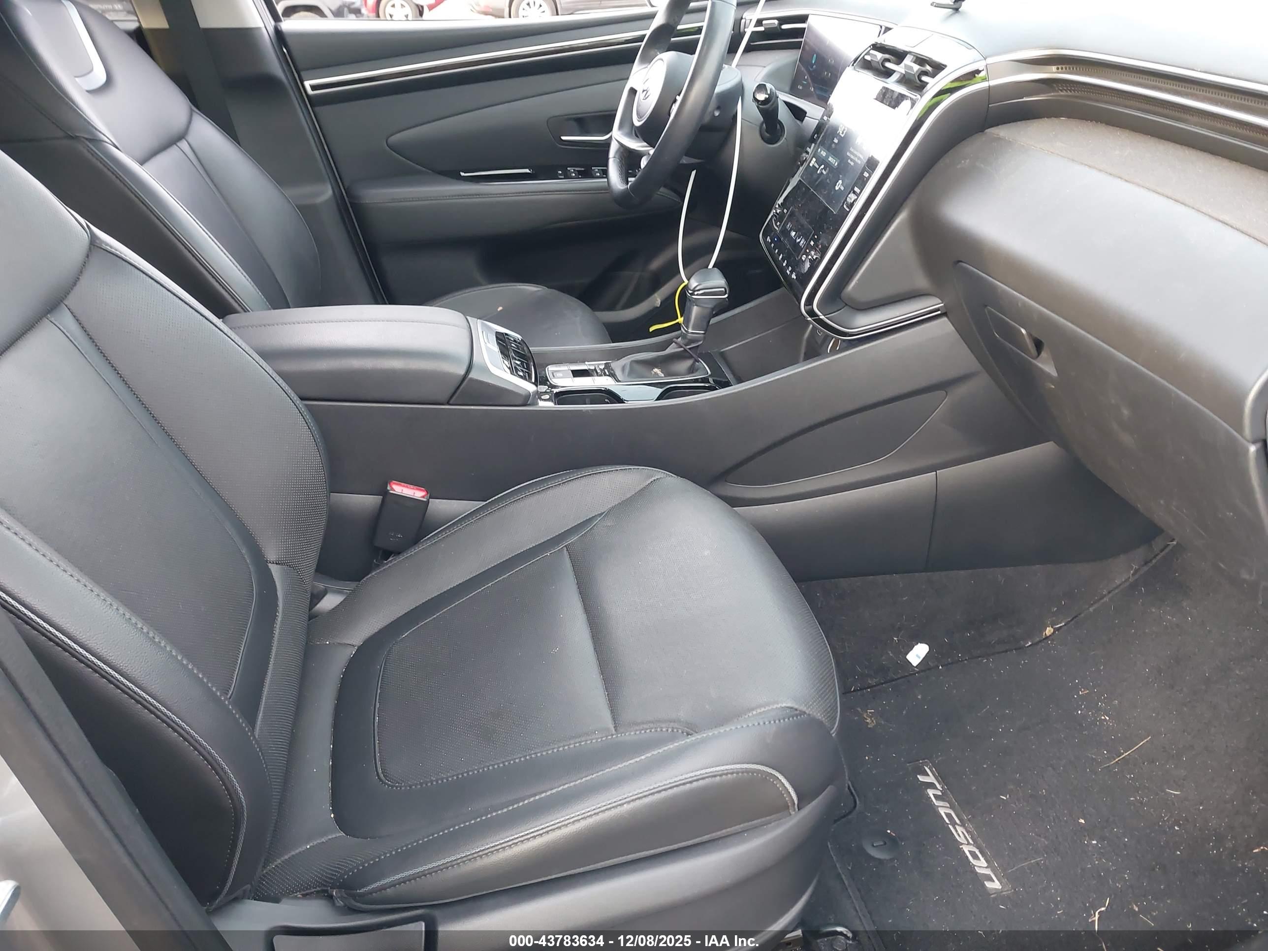 HYUNDAI TUCSON image 5