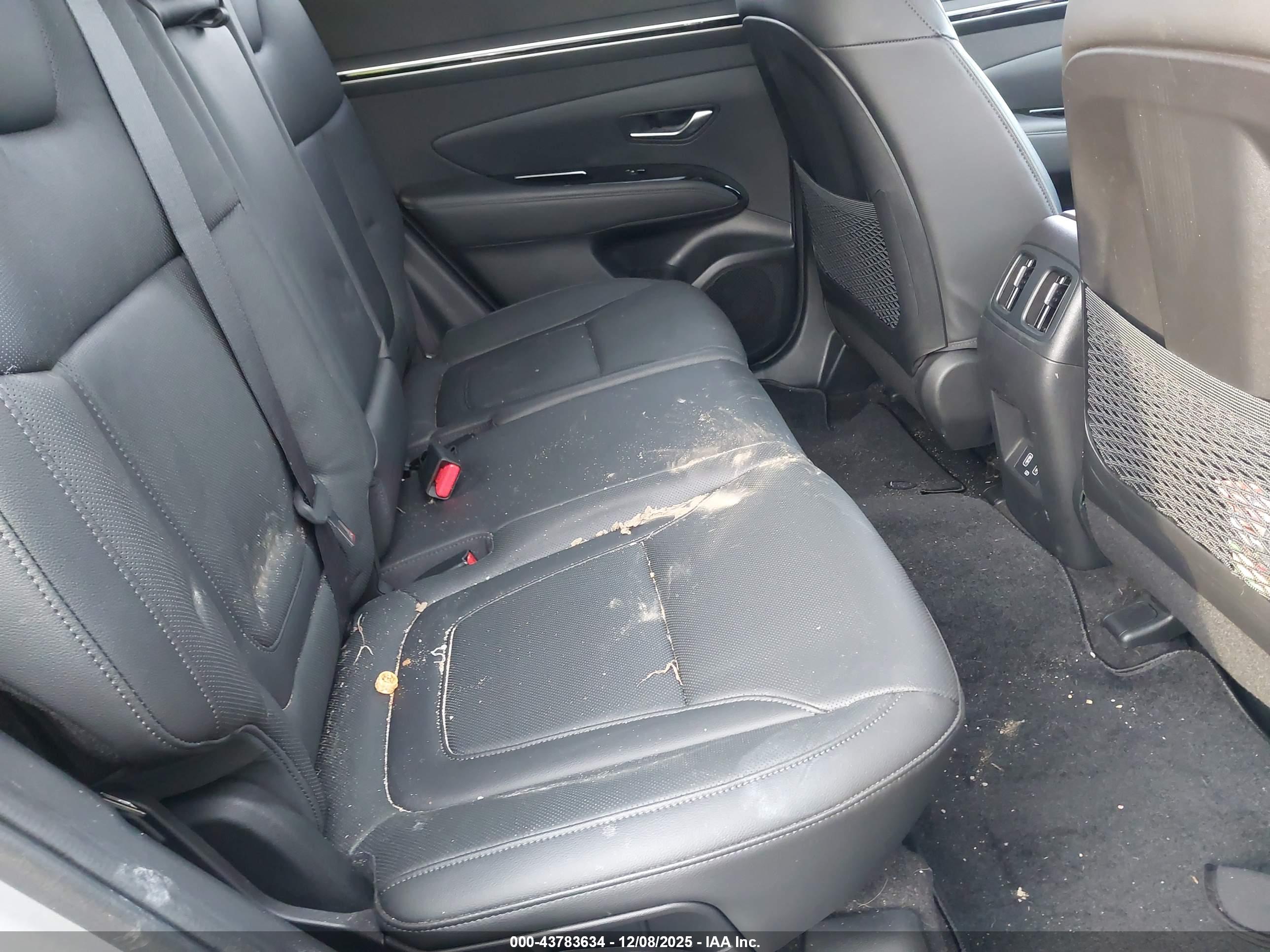 HYUNDAI TUCSON image 8