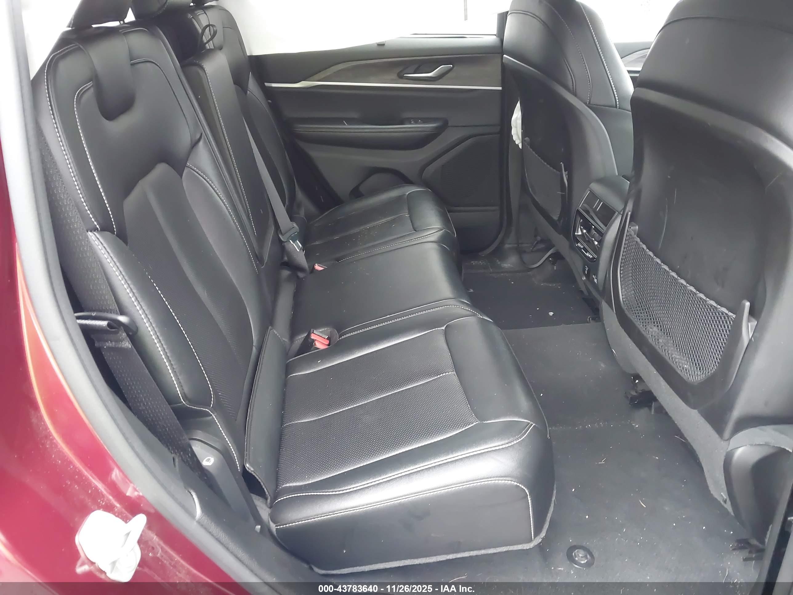 JEEP GRAND image 8