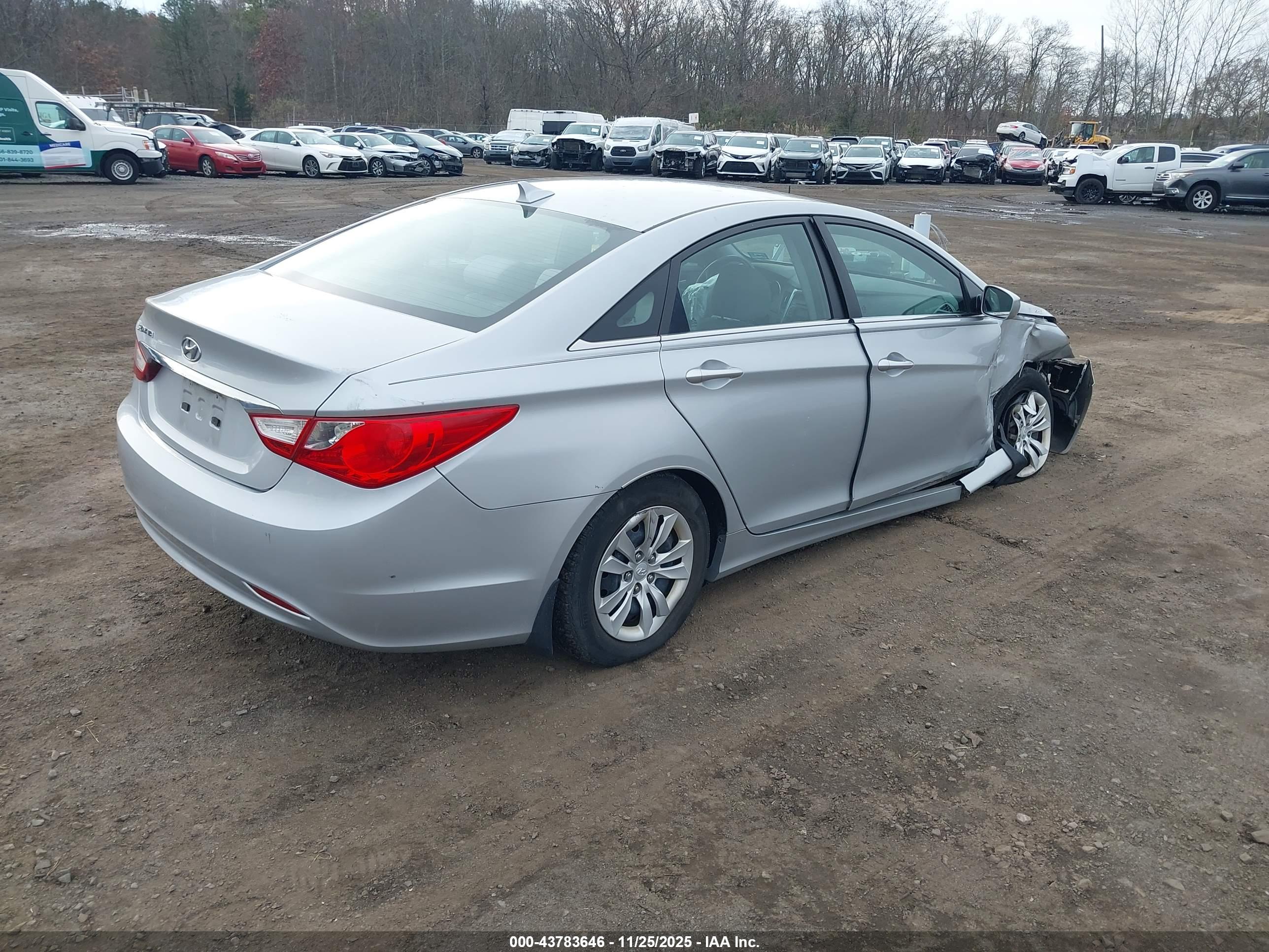 HYUNDAI SONATA image 4