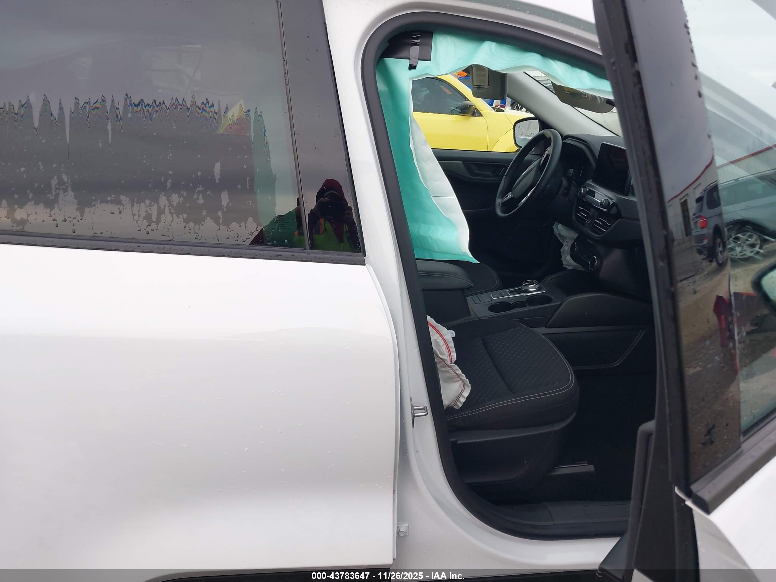 FORD ESCAPE image 5