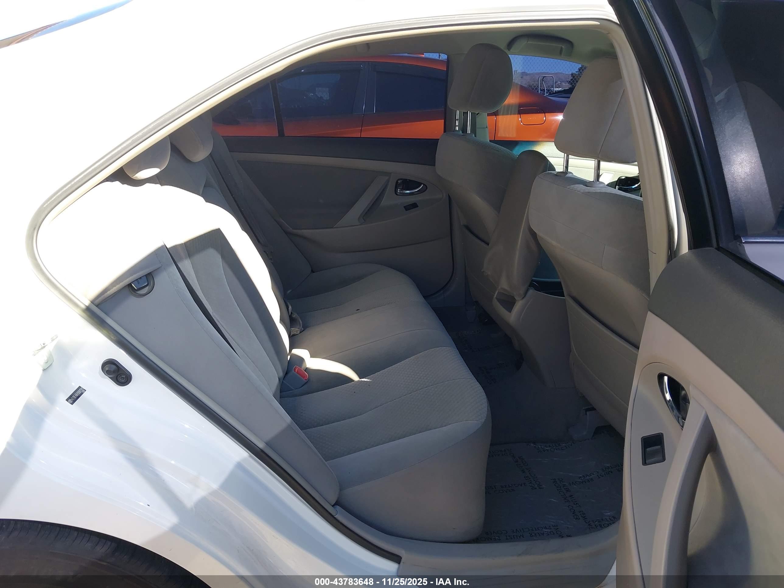 TOYOTA CAMRY image 8