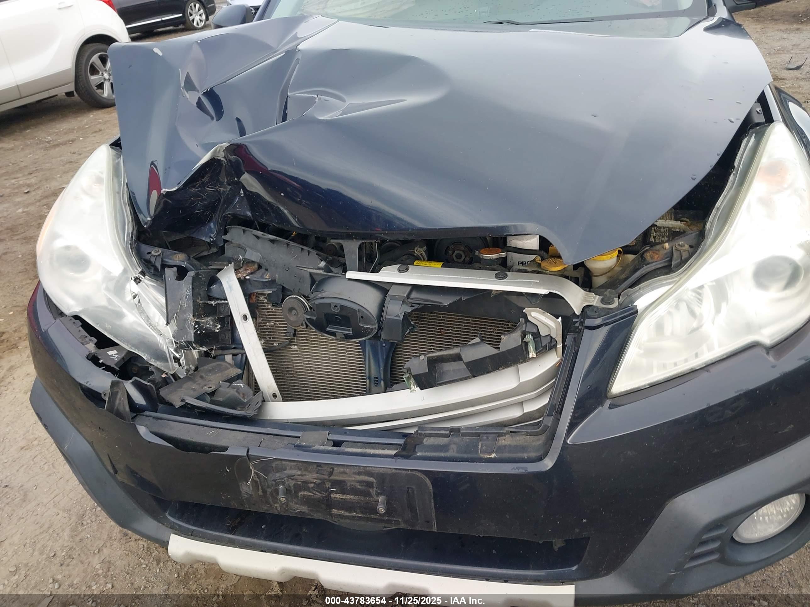 SUBARU OUTBACK image 6