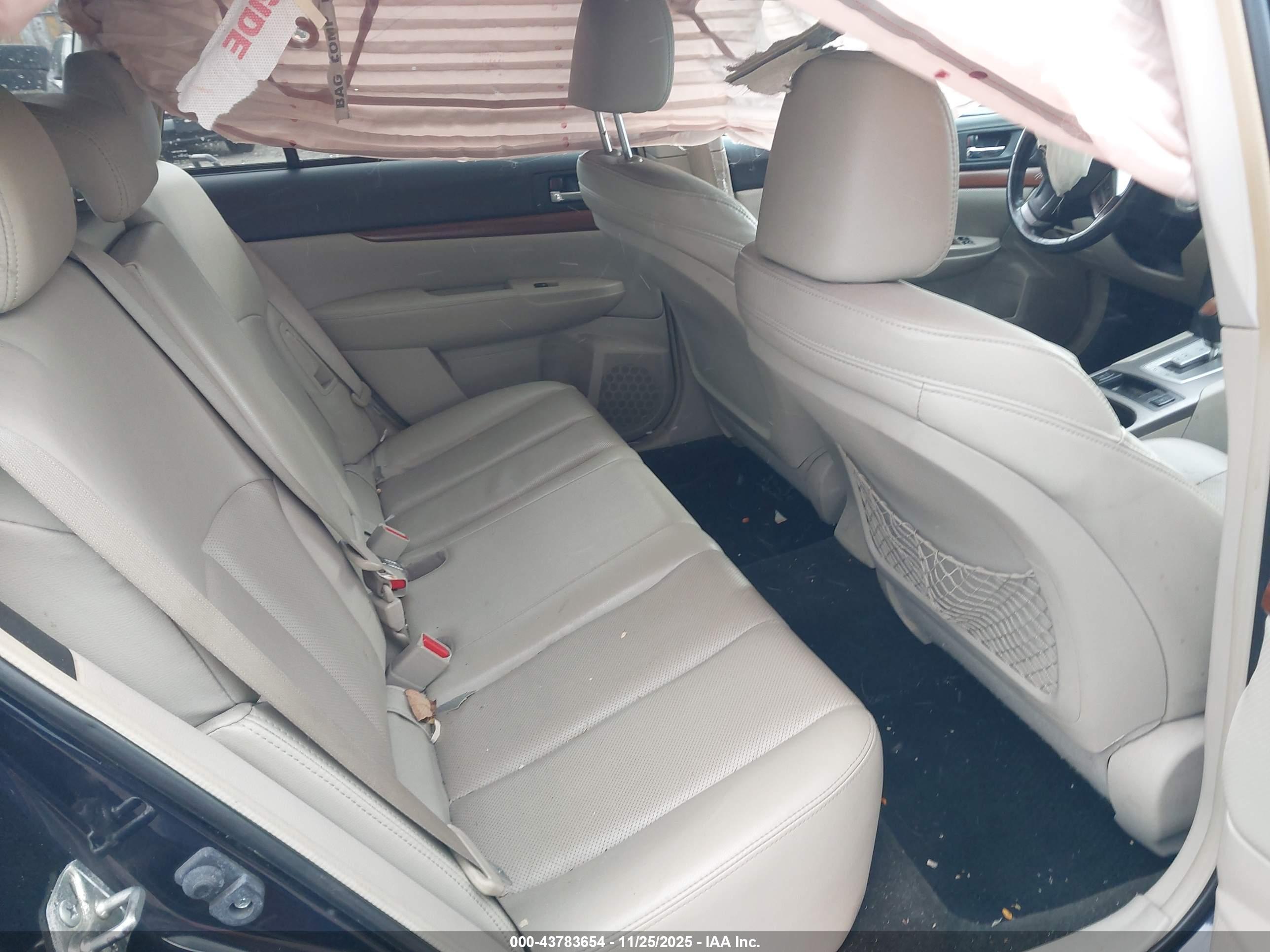 SUBARU OUTBACK image 8
