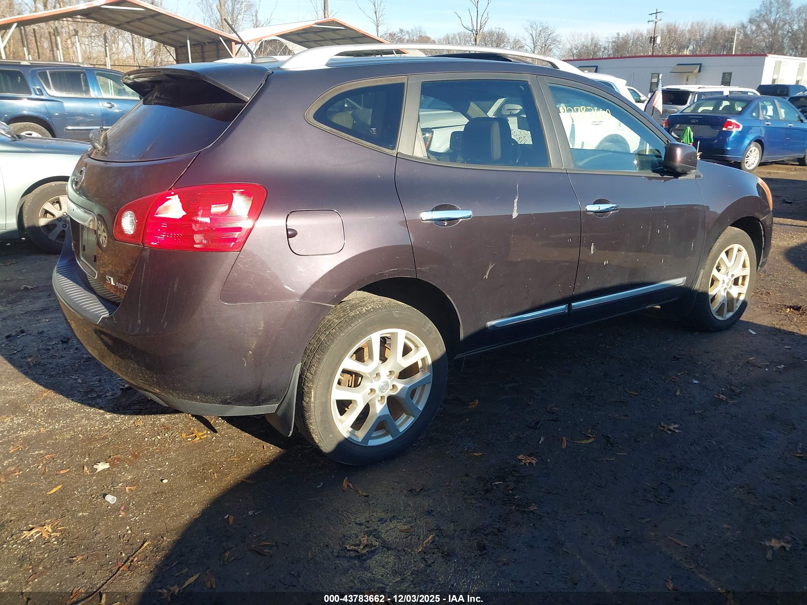 NISSAN ROGUE image 4