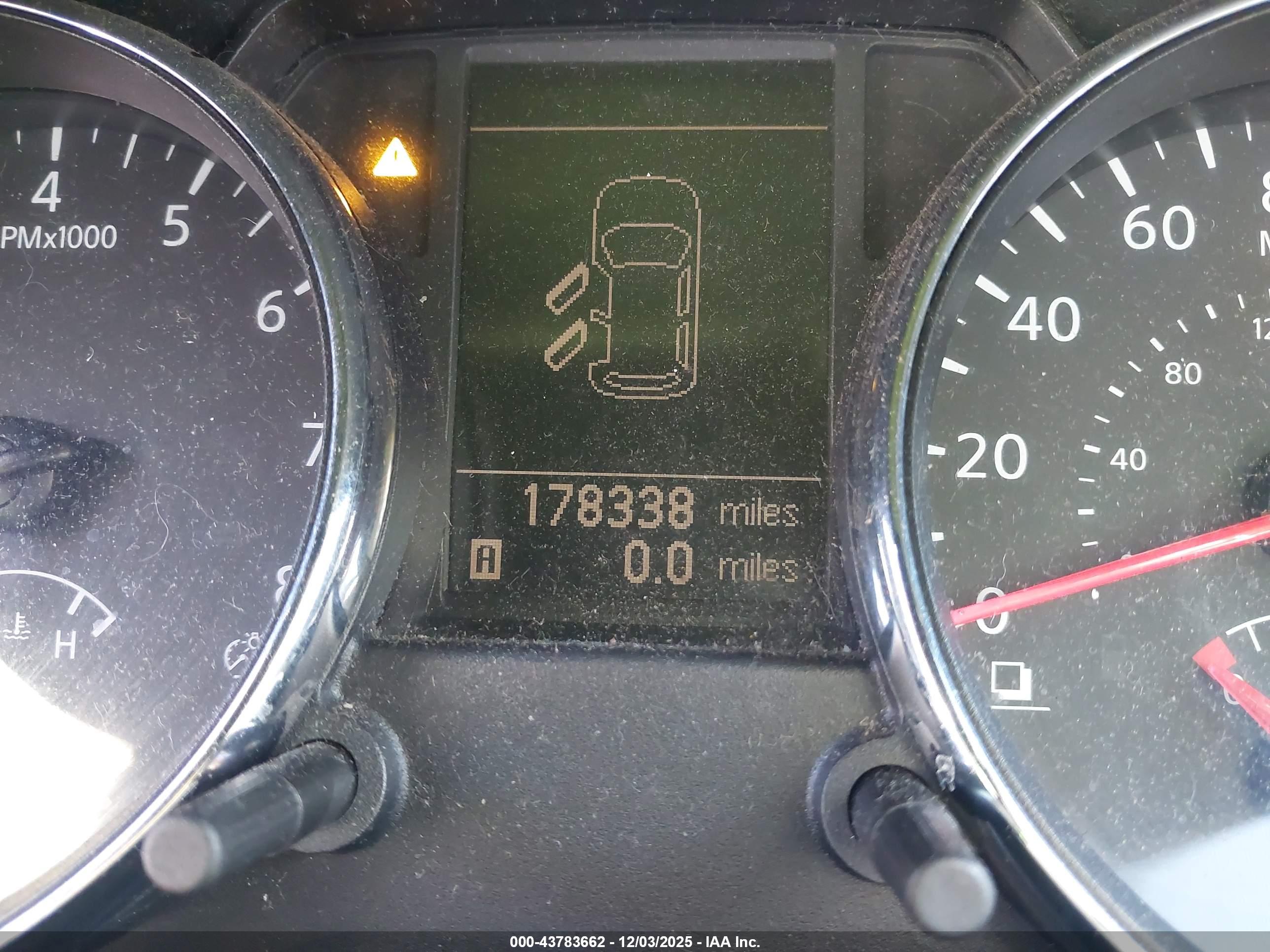 NISSAN ROGUE image 7