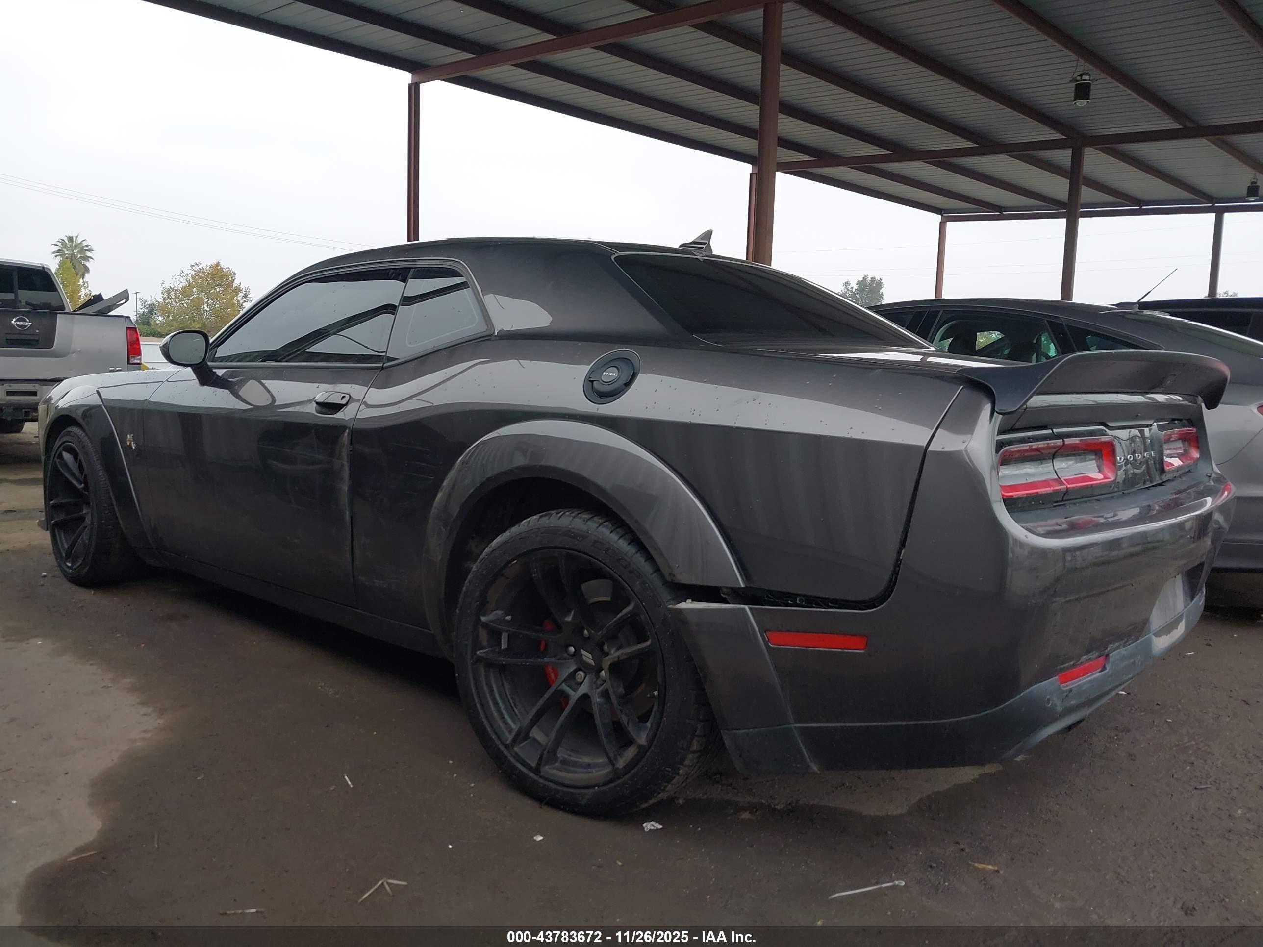 DODGE CHALLENGER image 3