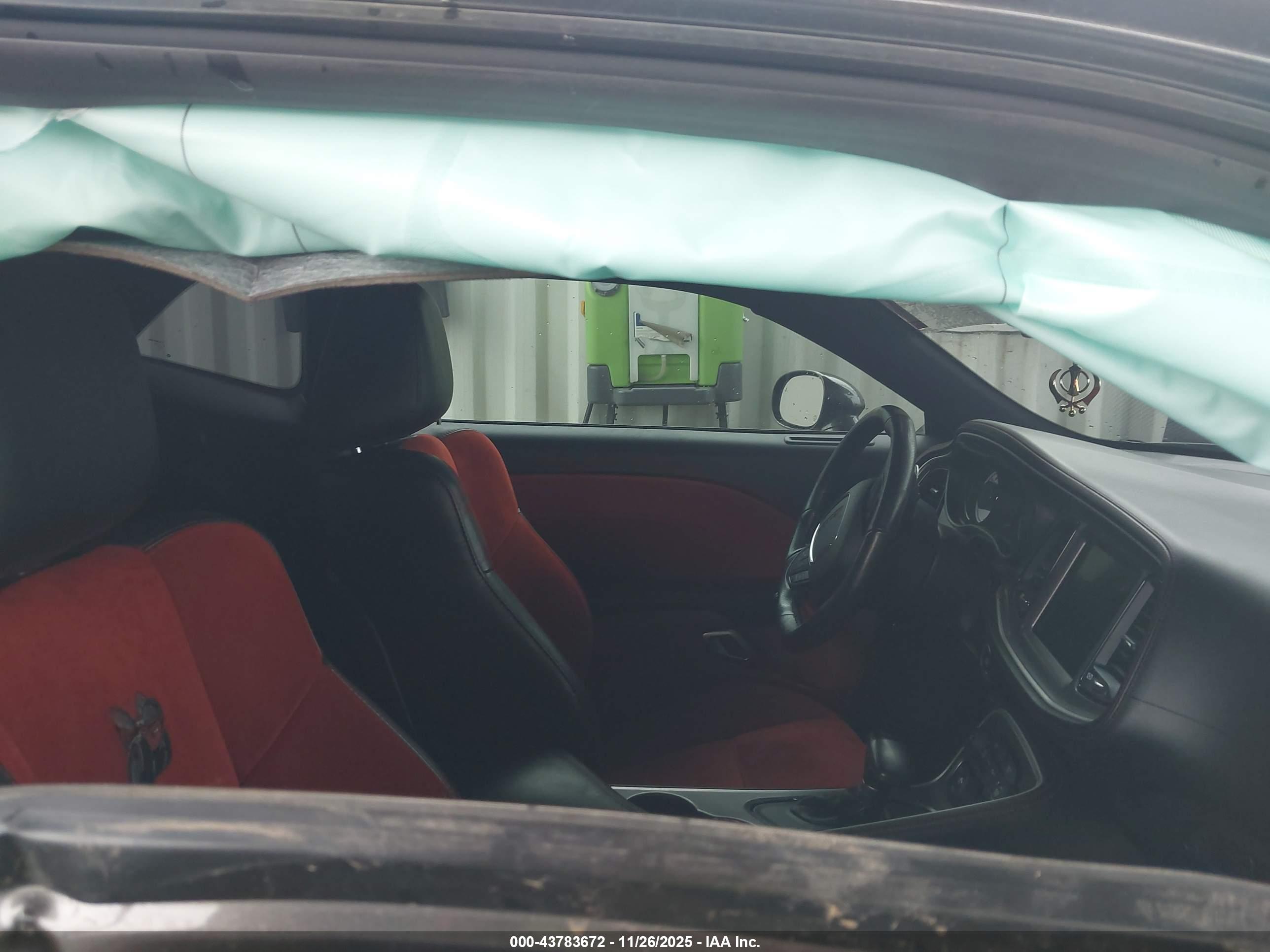 DODGE CHALLENGER image 5