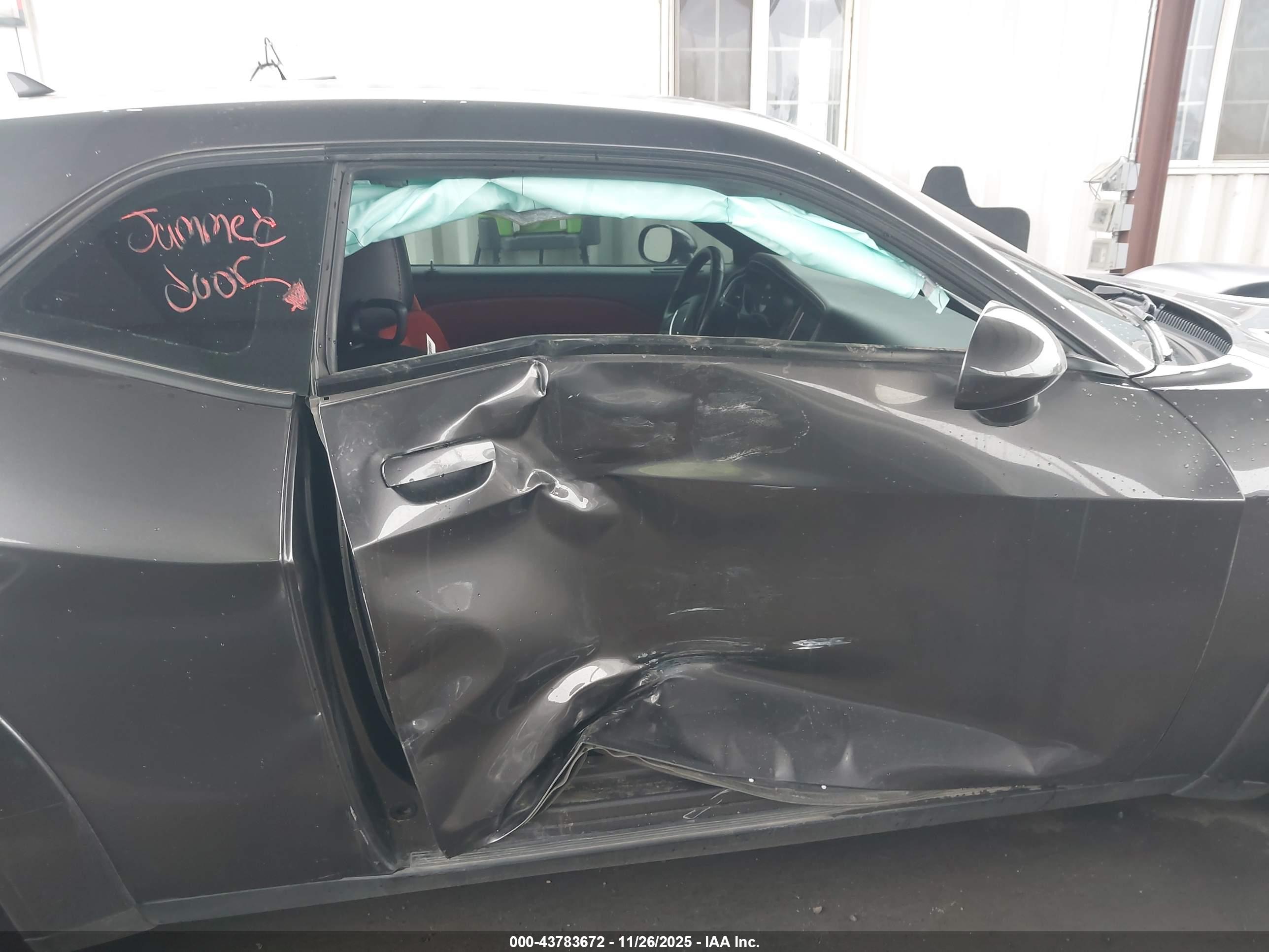 DODGE CHALLENGER image 6