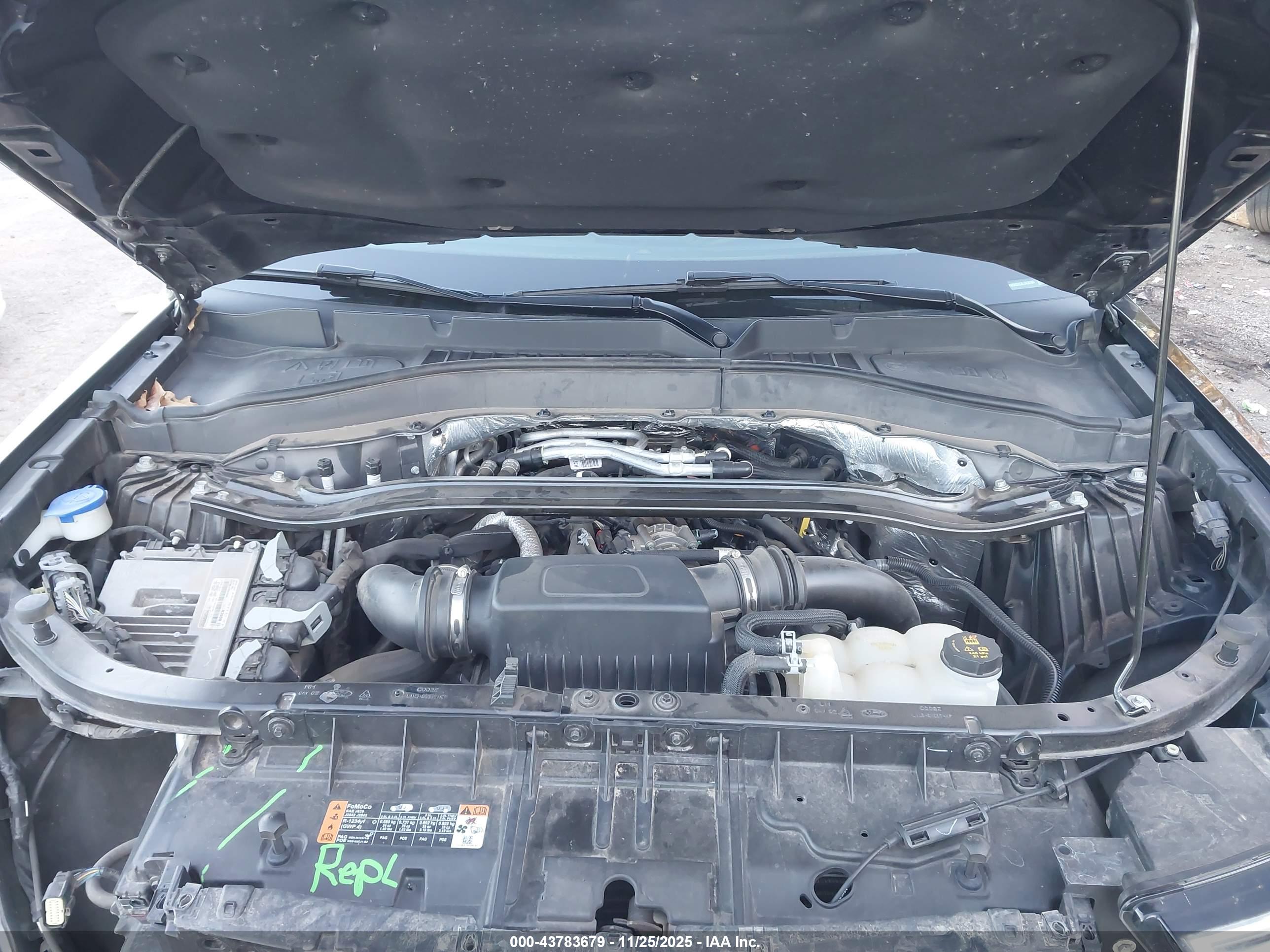 FORD EXPLORER image 10