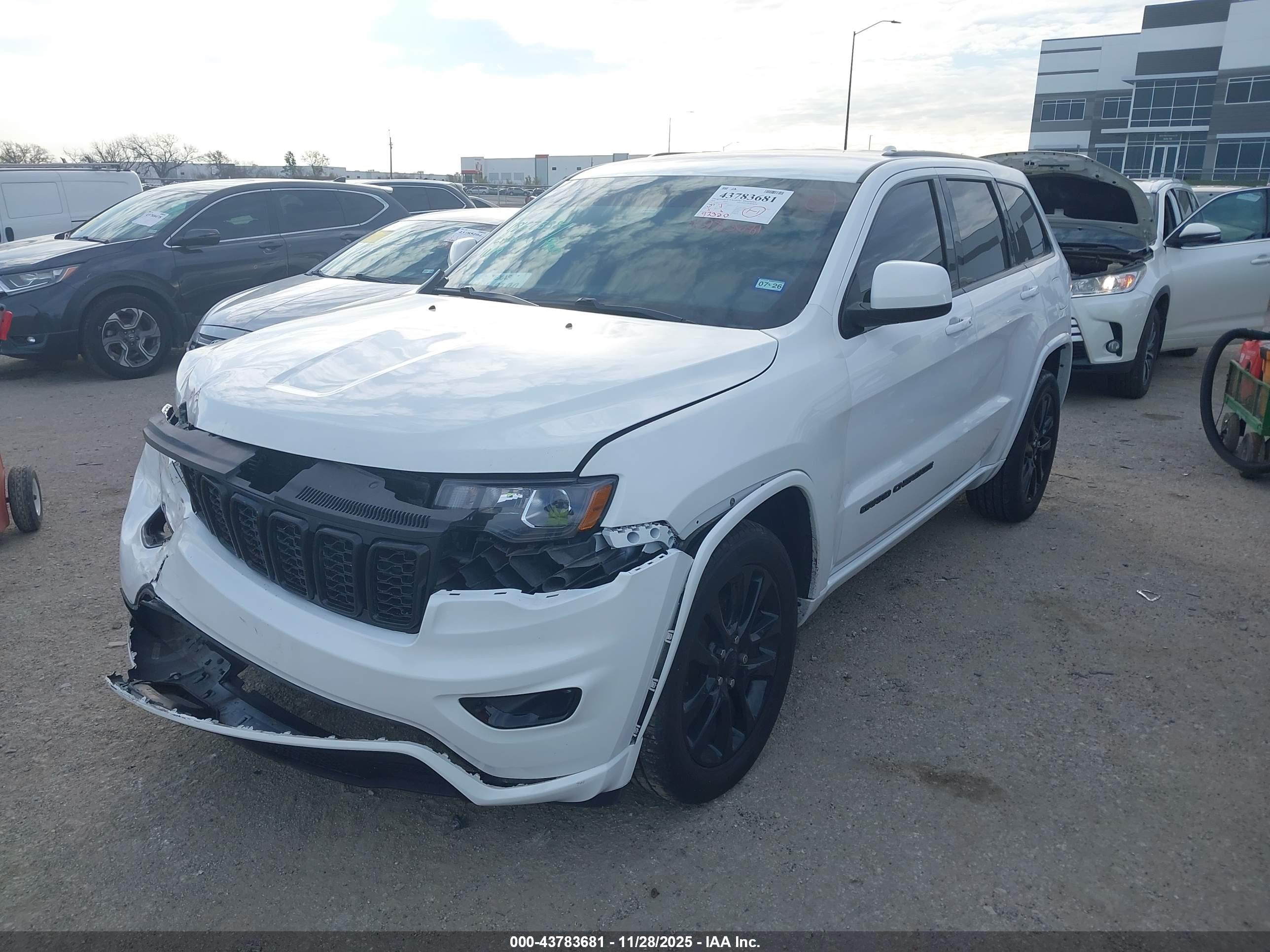 JEEP GRAND image 2