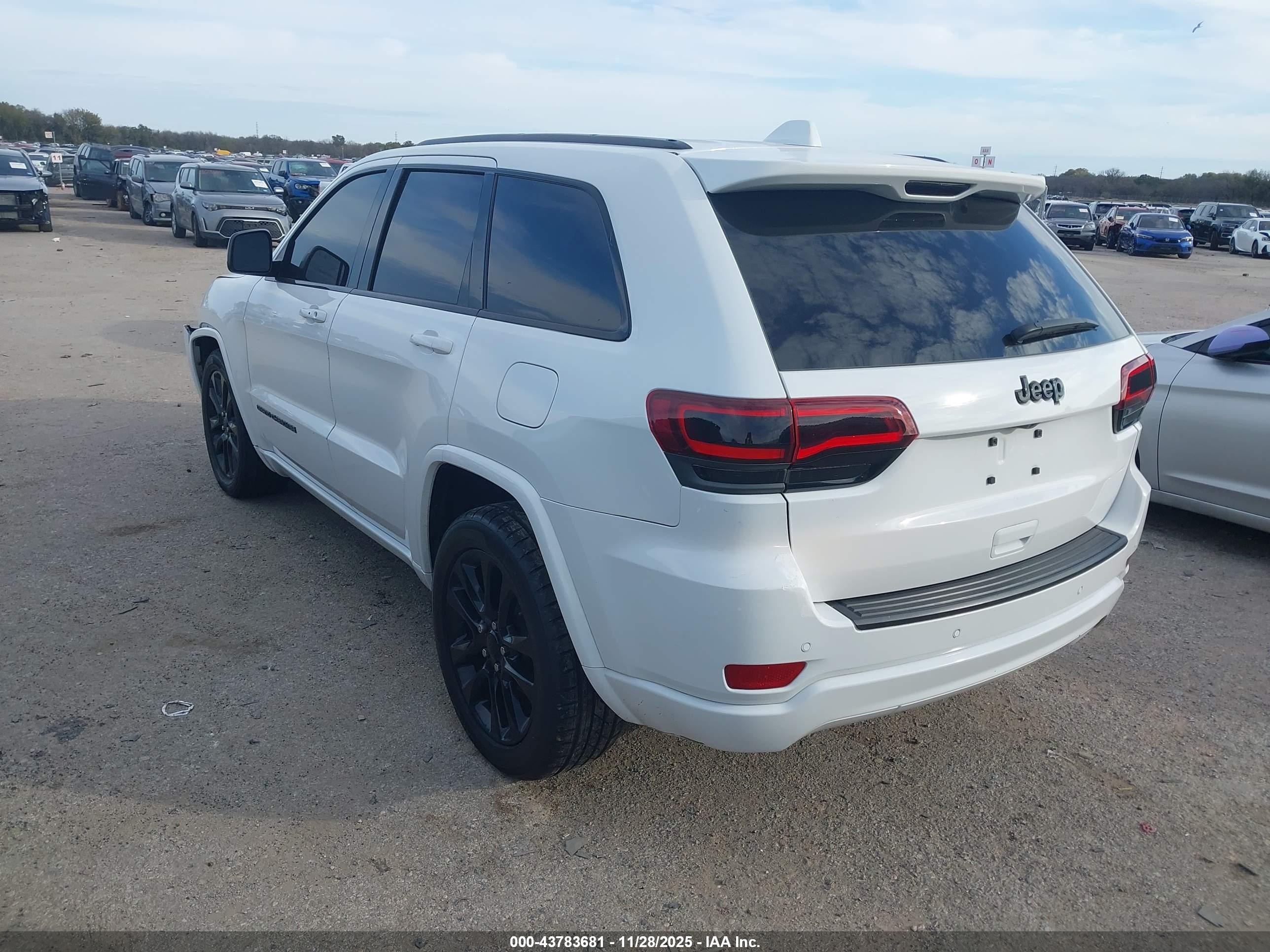 JEEP GRAND image 3