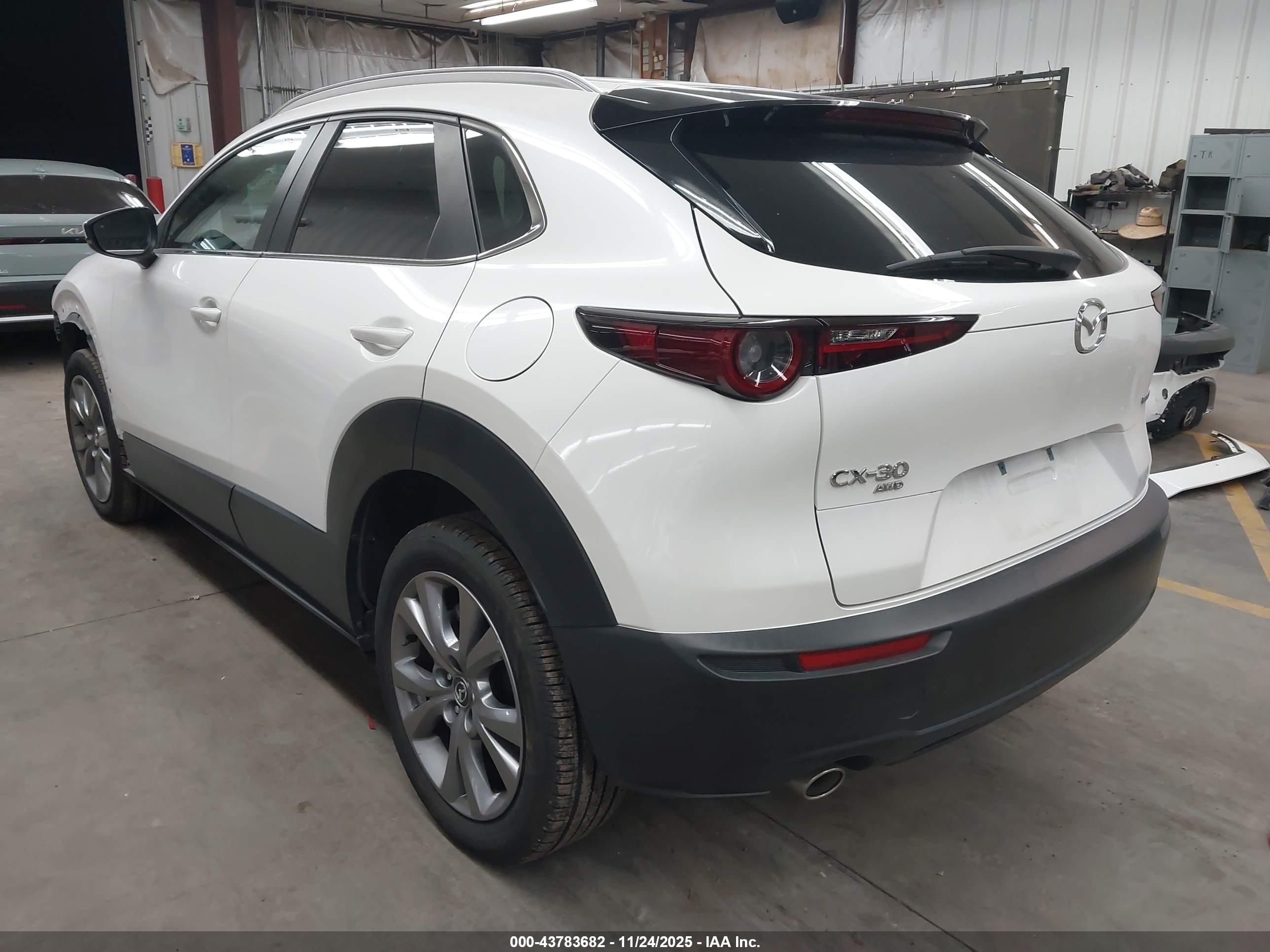 MAZDA CX-30 image 3
