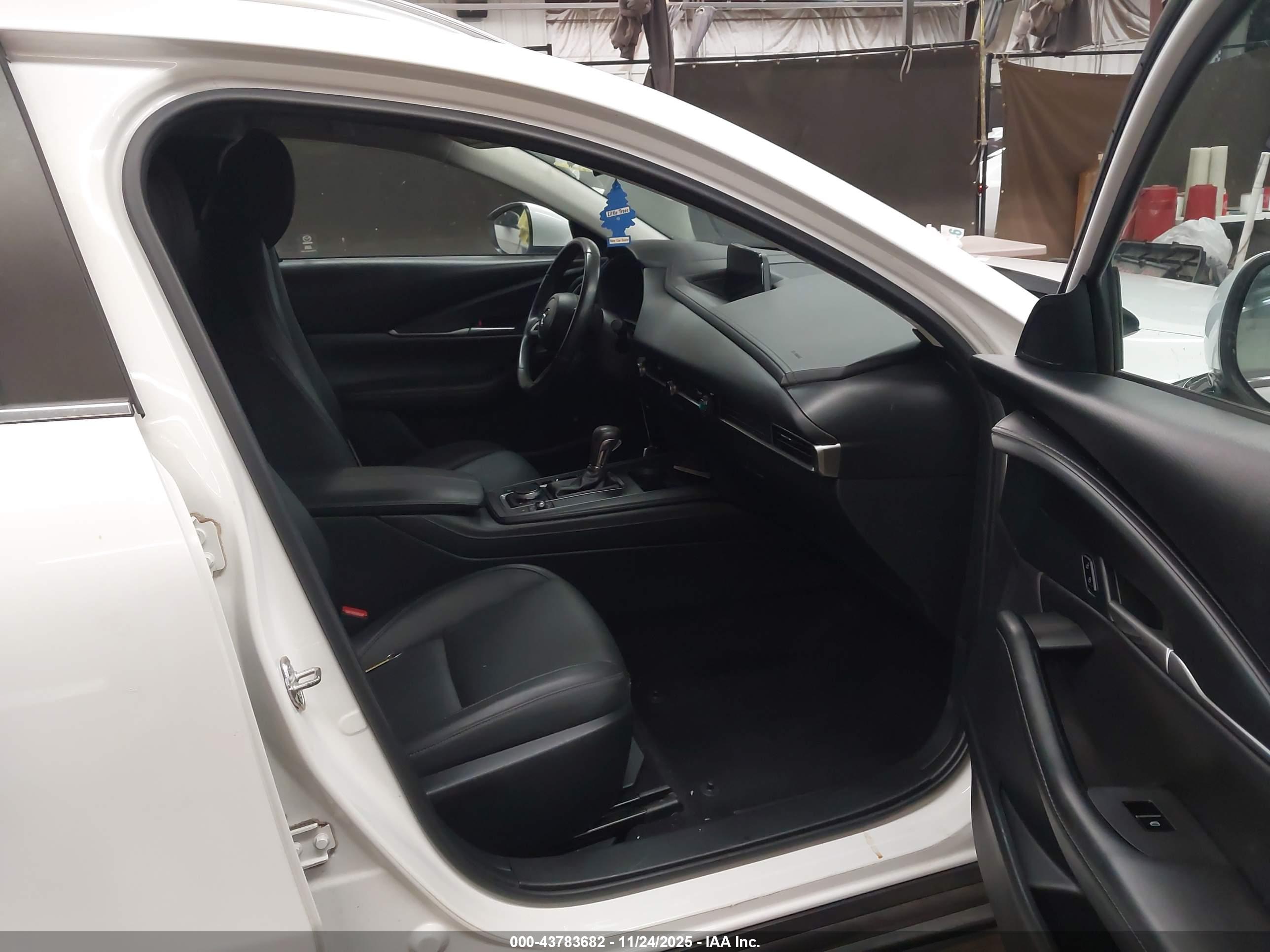 MAZDA CX-30 image 5