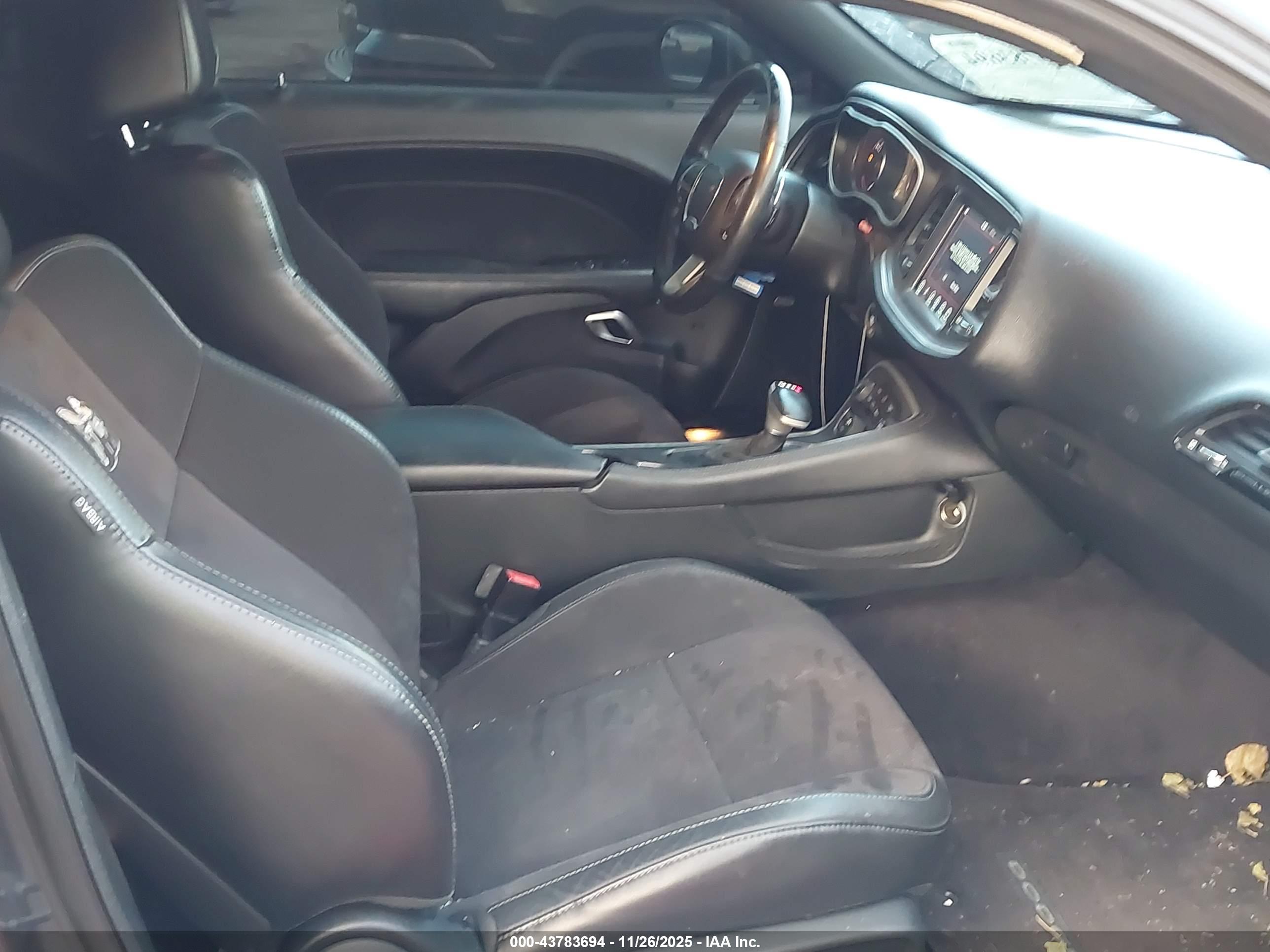 DODGE CHALLENGER image 5