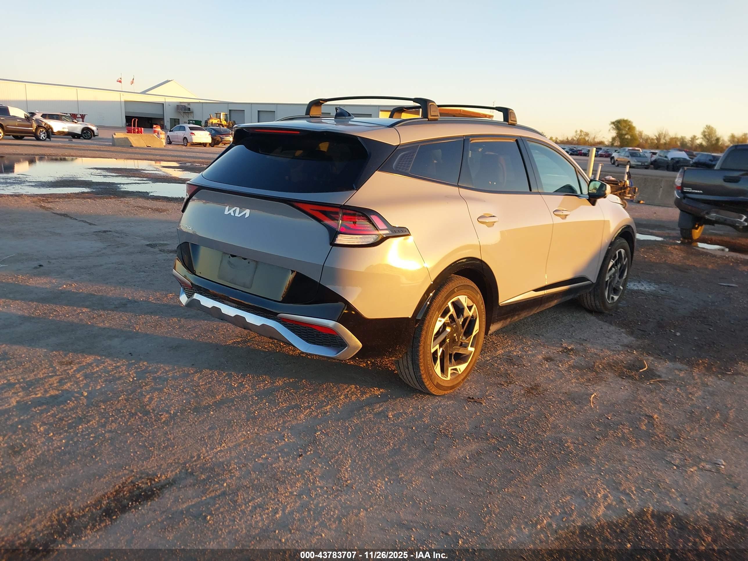 KIA SPORTAGE image 4