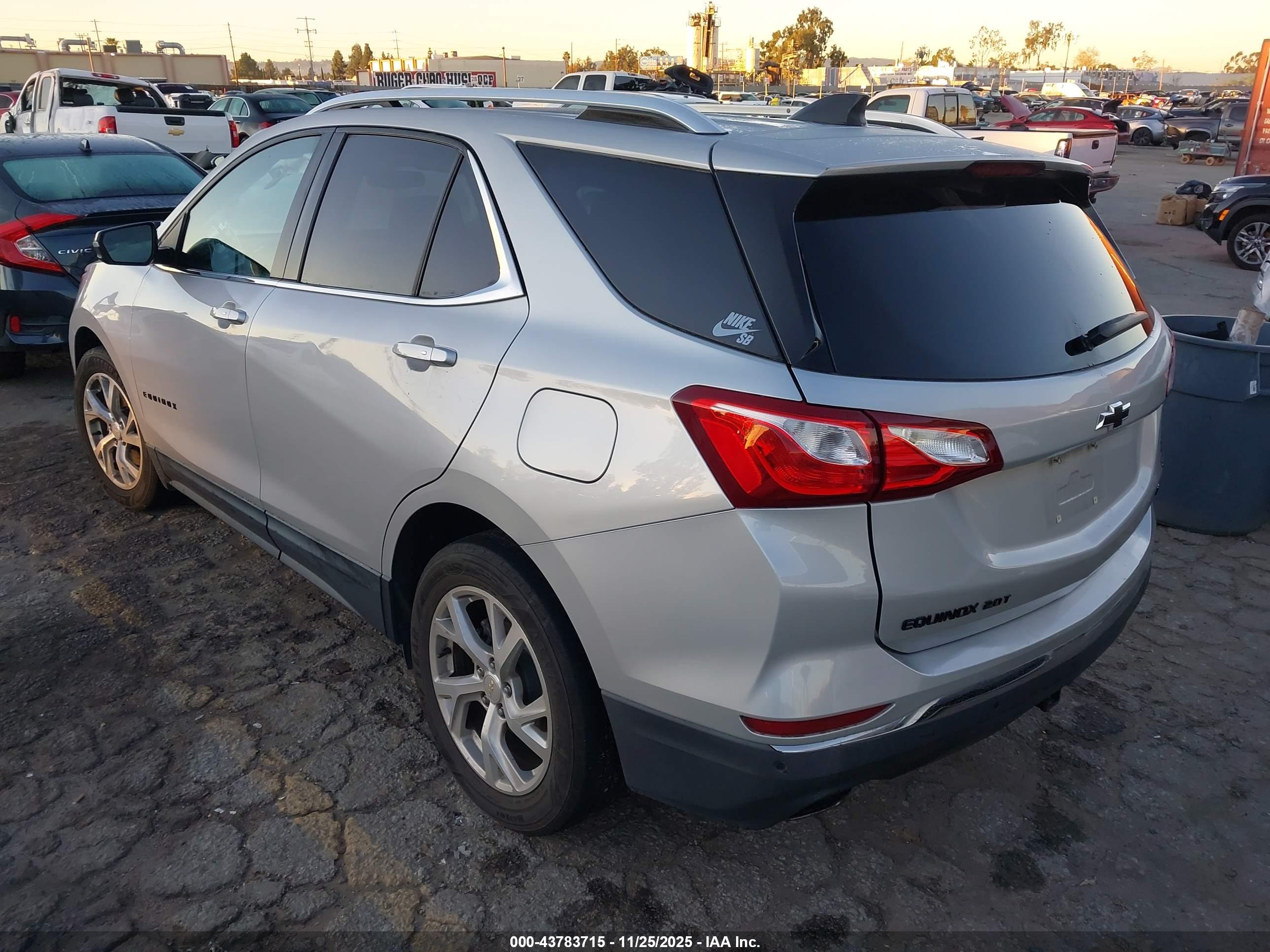CHEVROLET EQUINOX image 3