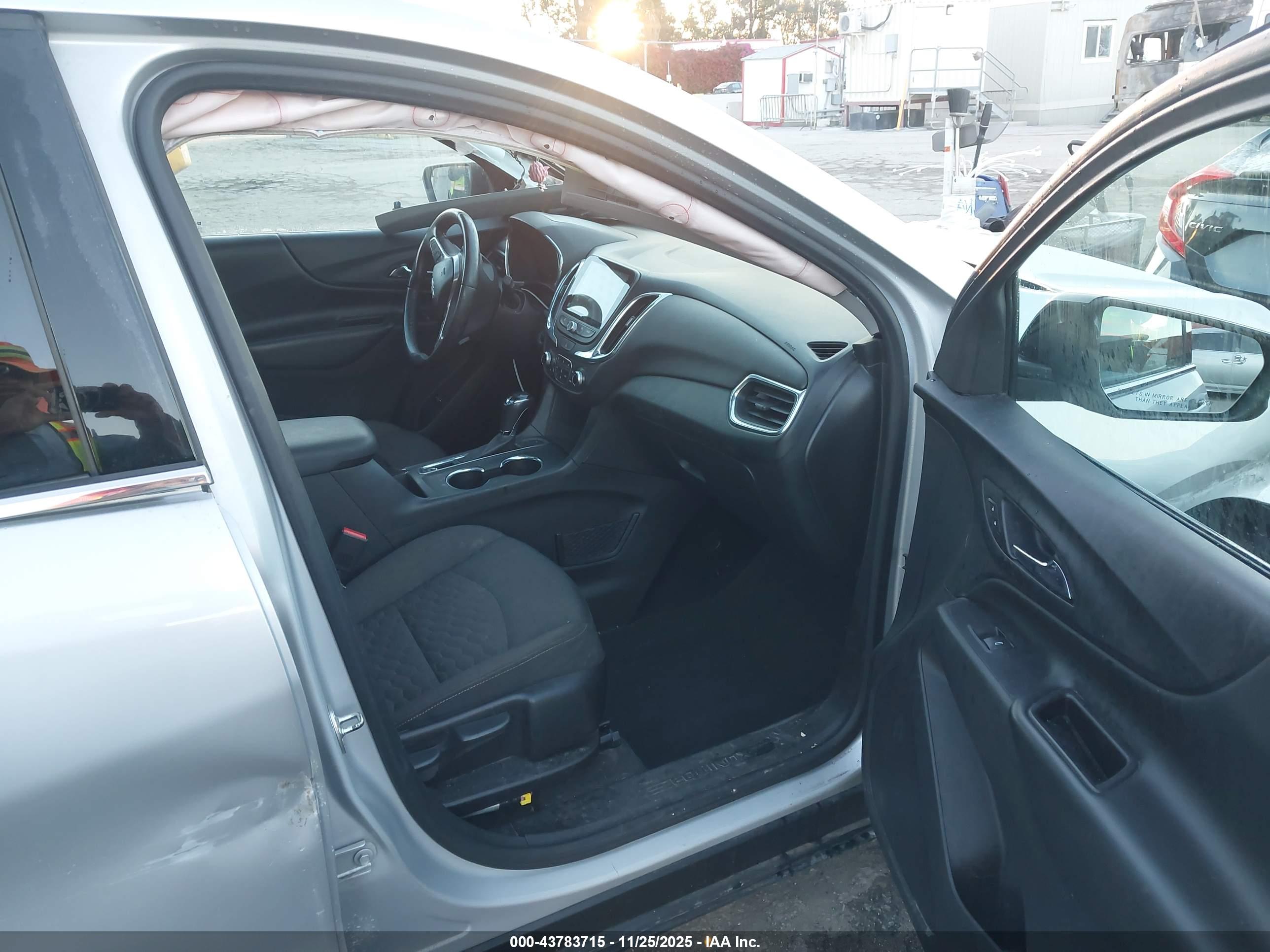 CHEVROLET EQUINOX image 5