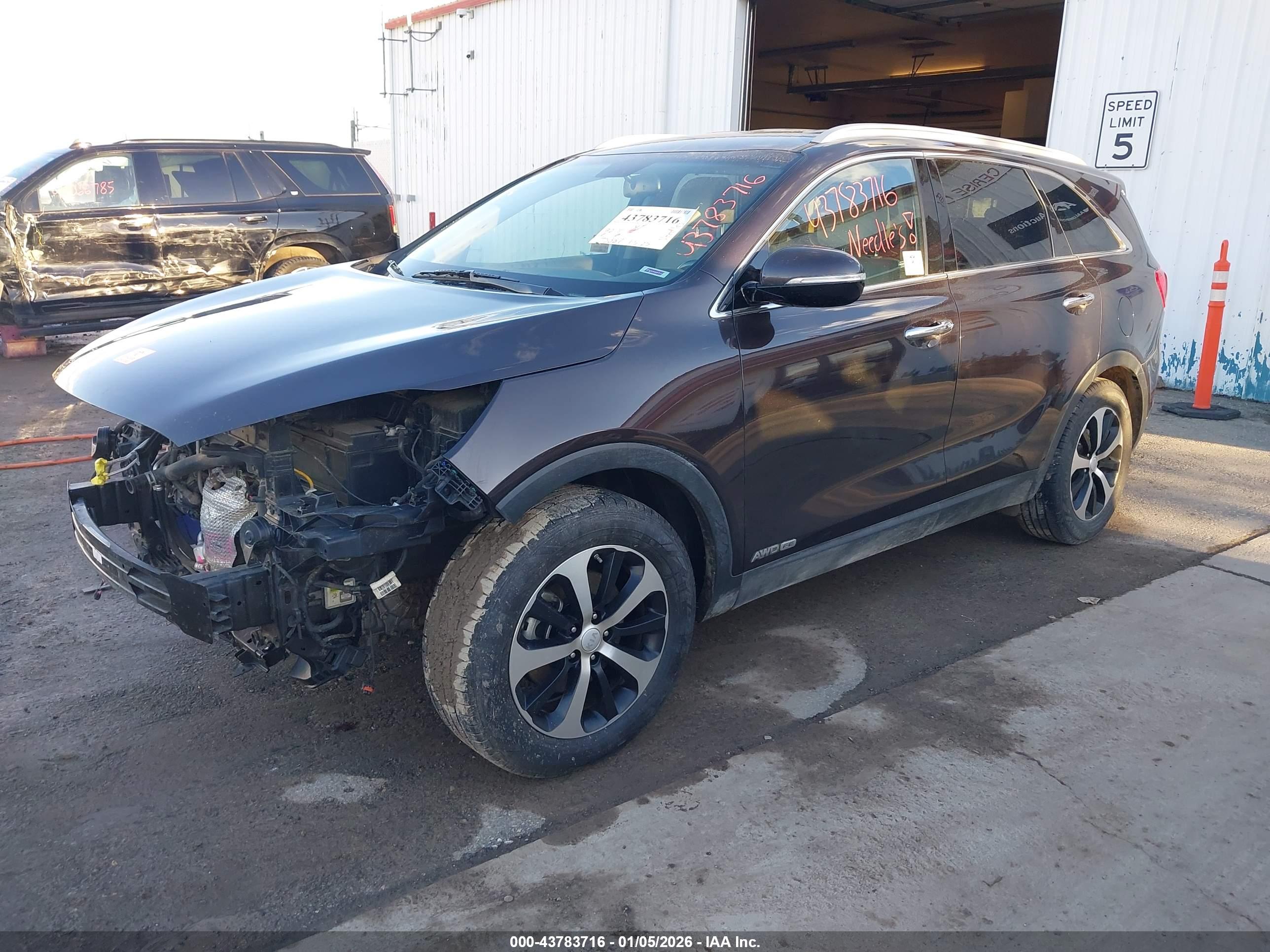 KIA SORENTO image 2