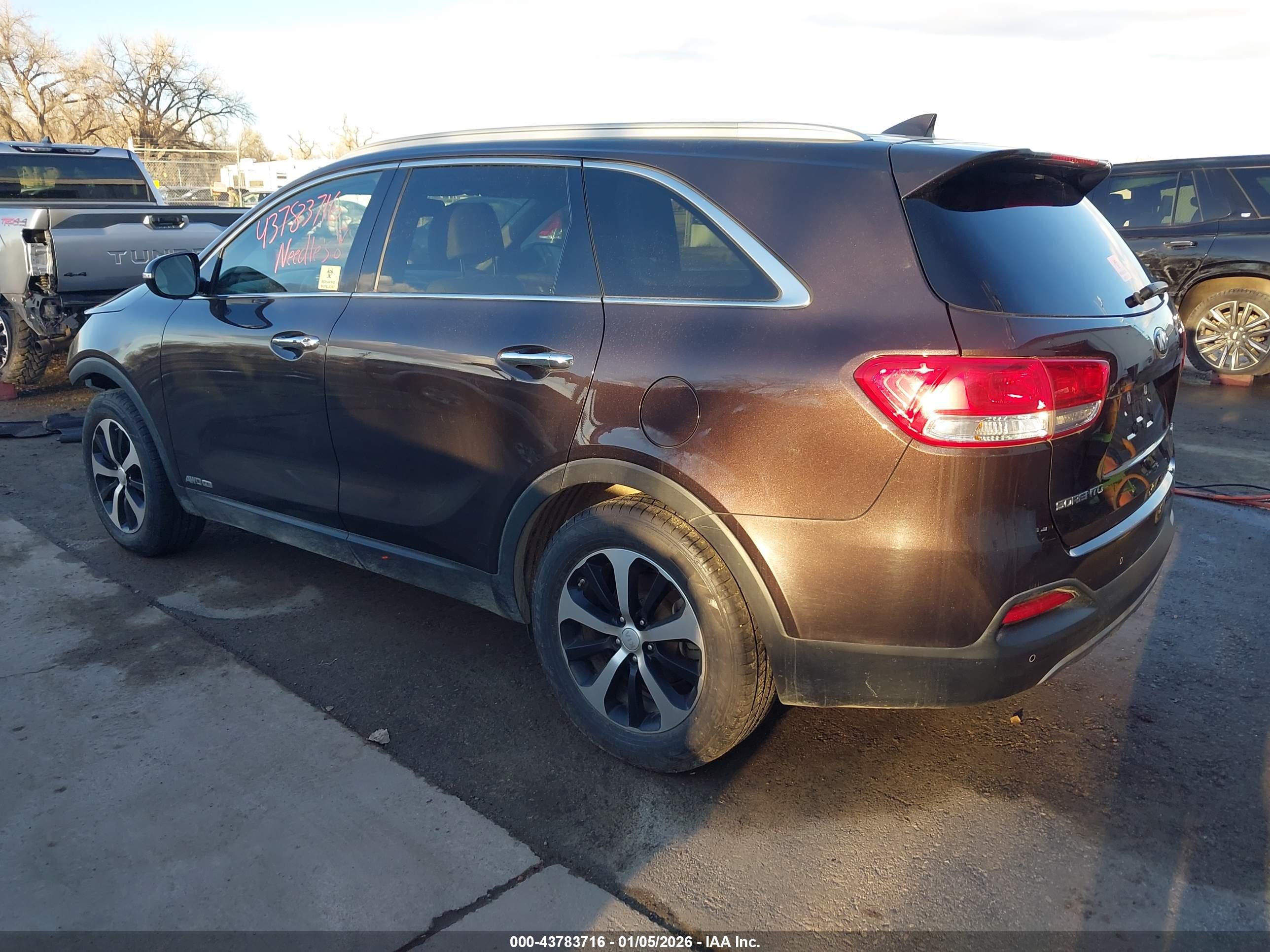 KIA SORENTO image 3