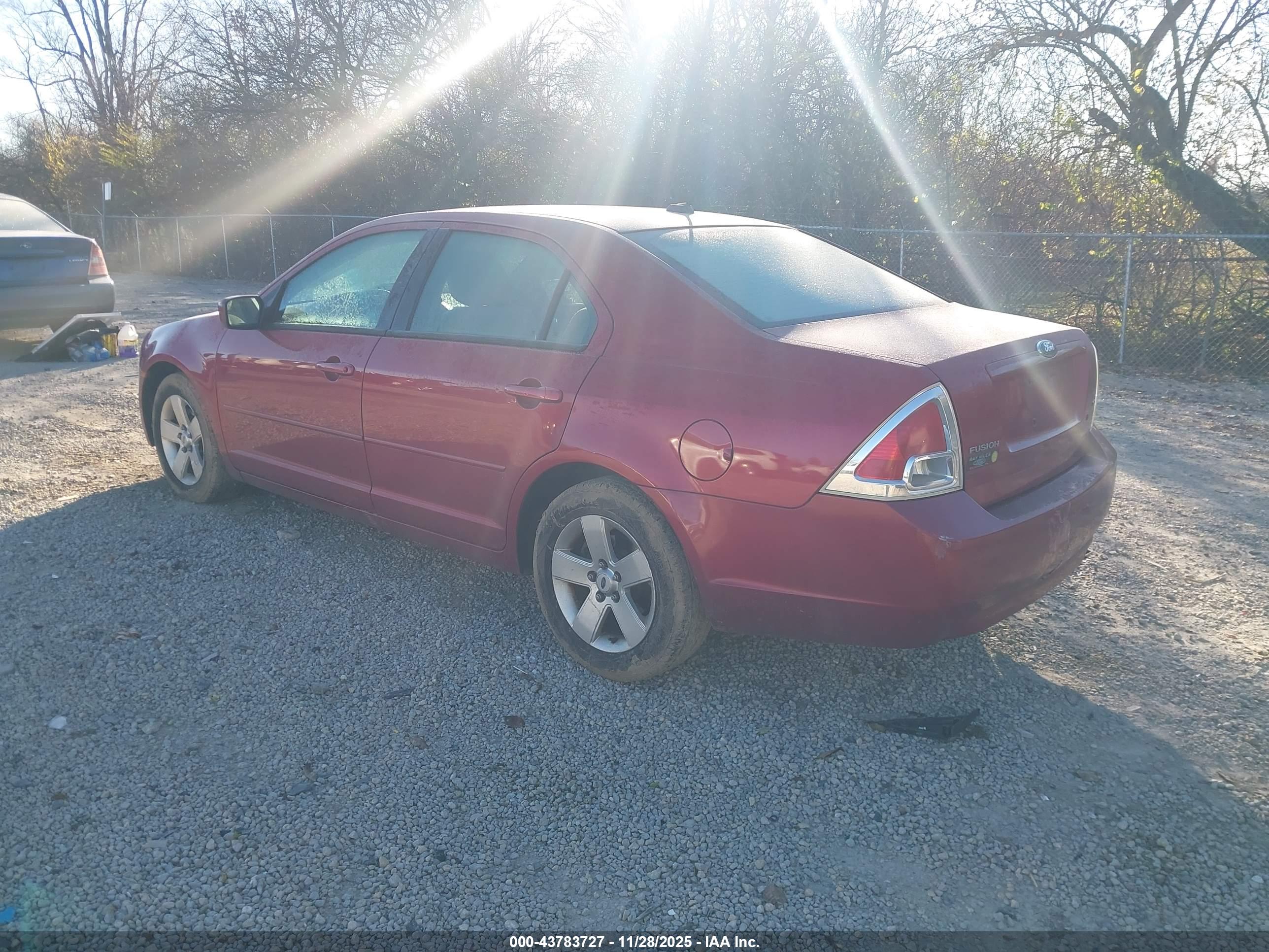 FORD FUSION image 3
