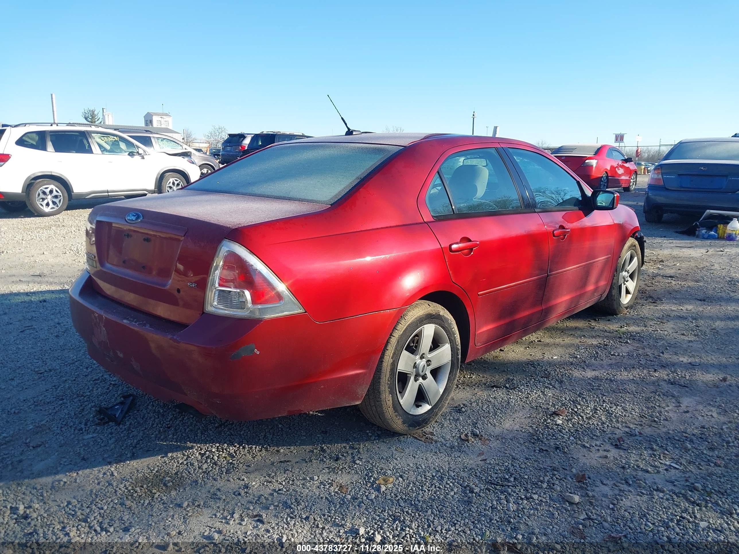 FORD FUSION image 4
