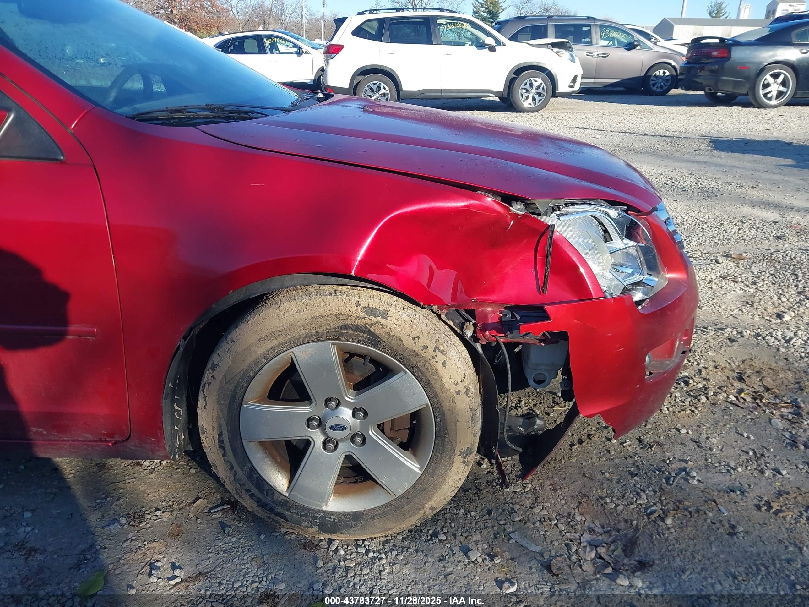 FORD FUSION image 6
