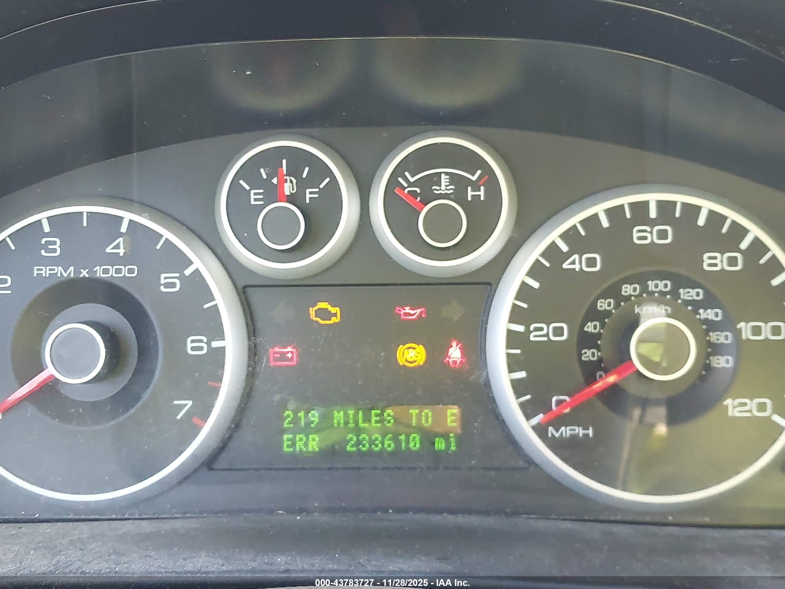 FORD FUSION image 7