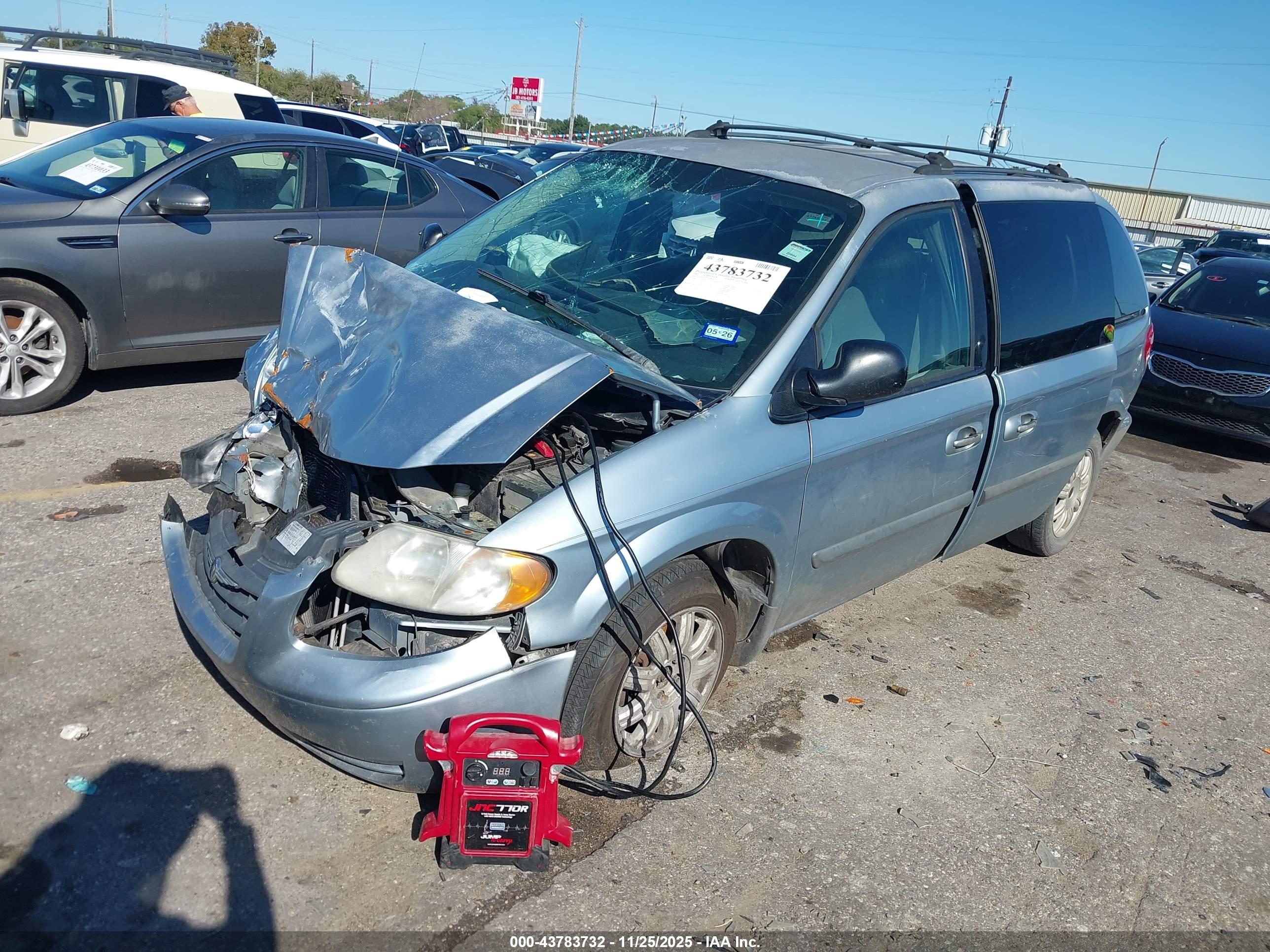 CHRYSLER TOWN image 2