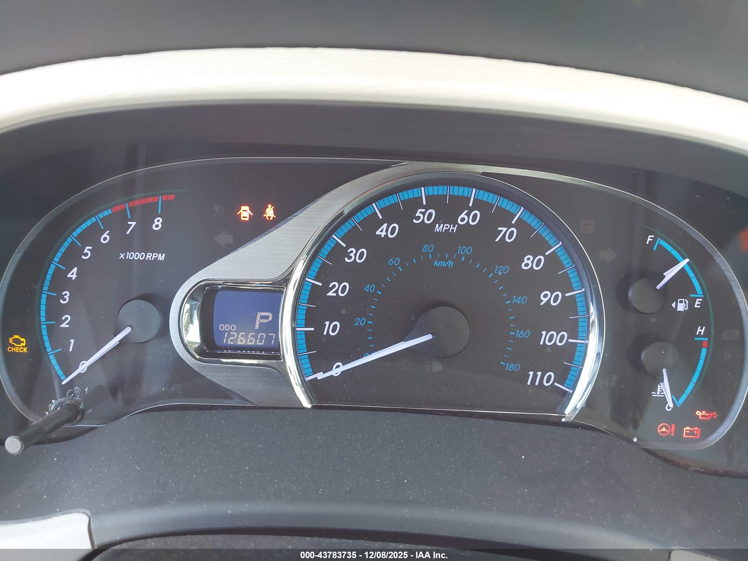 TOYOTA SIENNA image 7