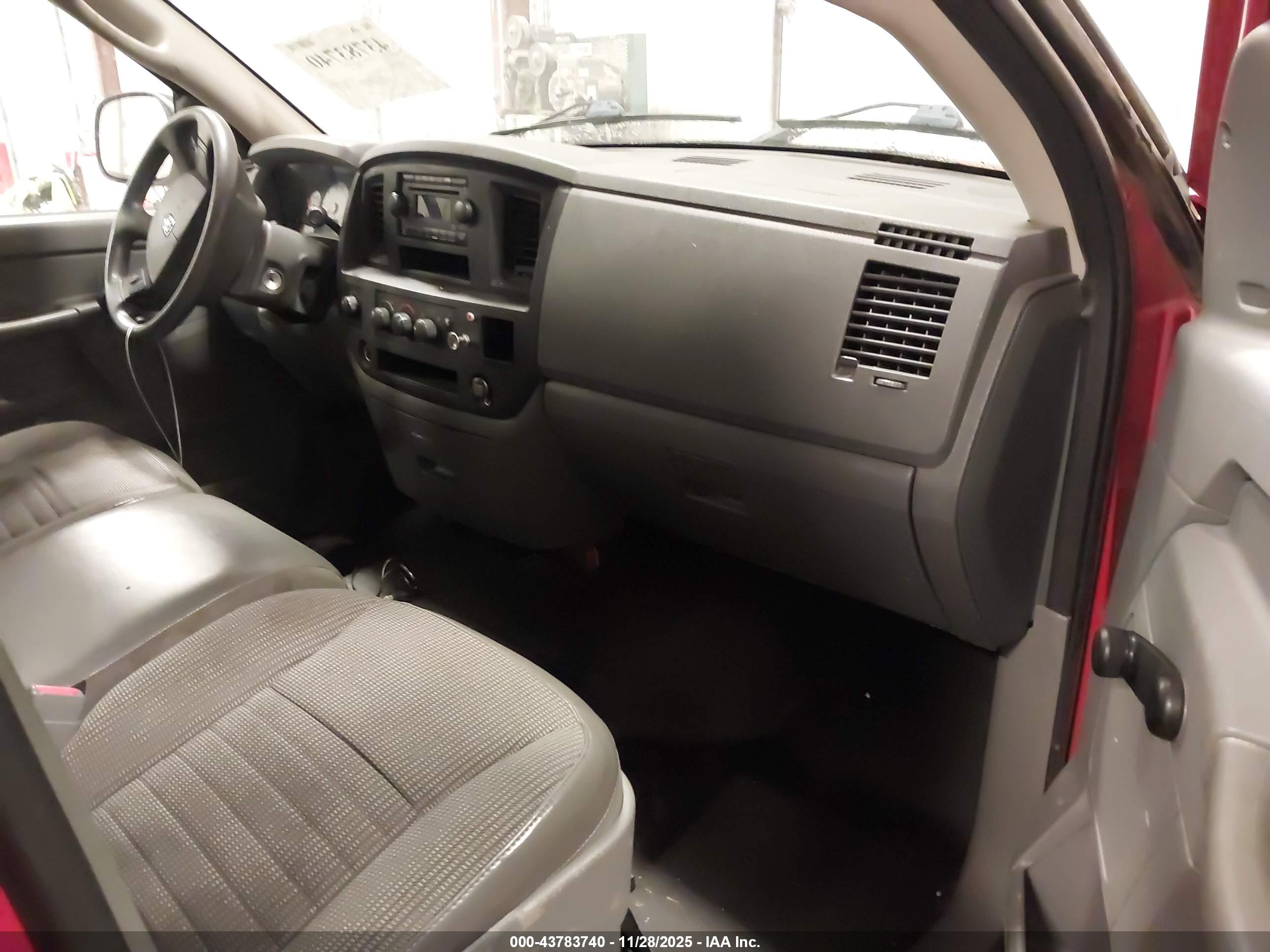 DODGE RAM image 5