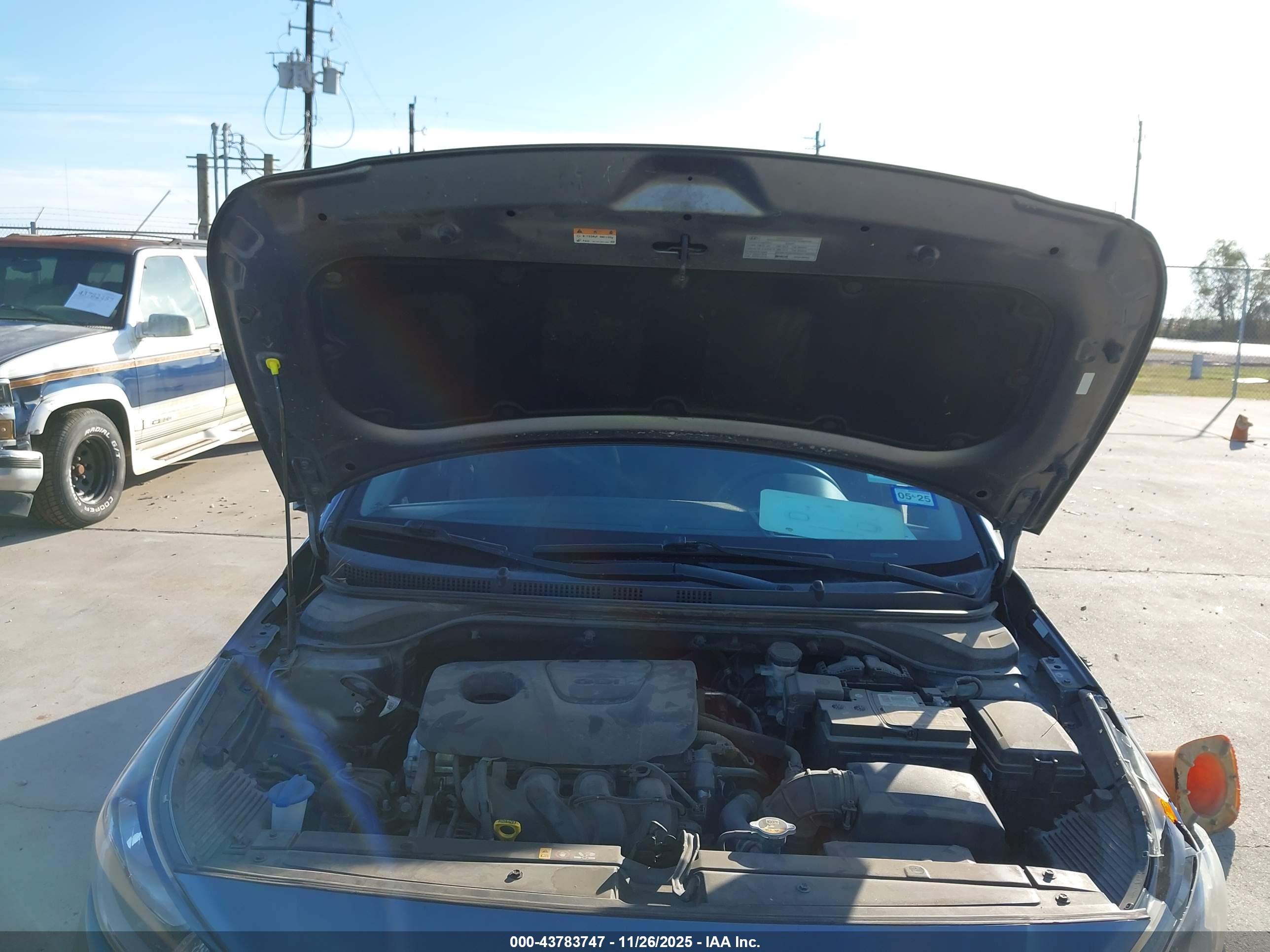 HYUNDAI ACCENT image 10